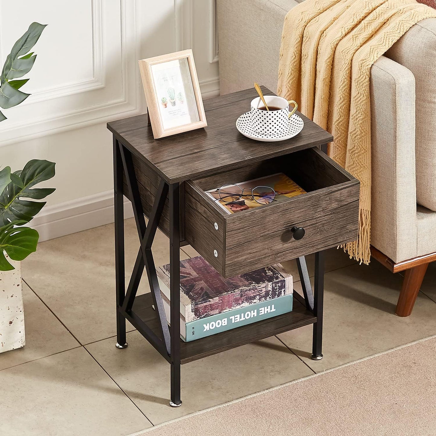 VECELO Nightstands Set of 2, Modern Bedside End Tables, Night Stands with Drawer and Storage Shelf for Living Room Bedroom, Industrial Metal Frame