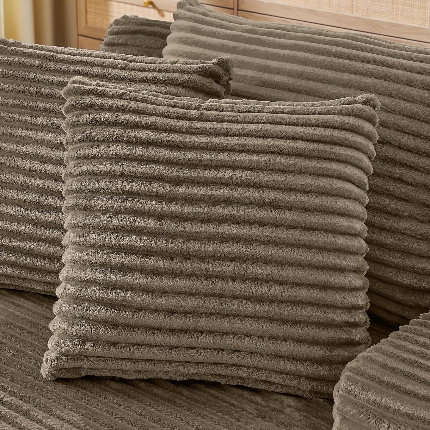 Oversized Chaise Daybed Lounge Sleeper Chair Sofa Bed Indoor, Fluffy Corduroy Upholstered Sleeper Recliner Sofabed Extra Wide Full Foam Cloud Sofabed W/3 Pillows for Home/Apartment Living Room Bedroom