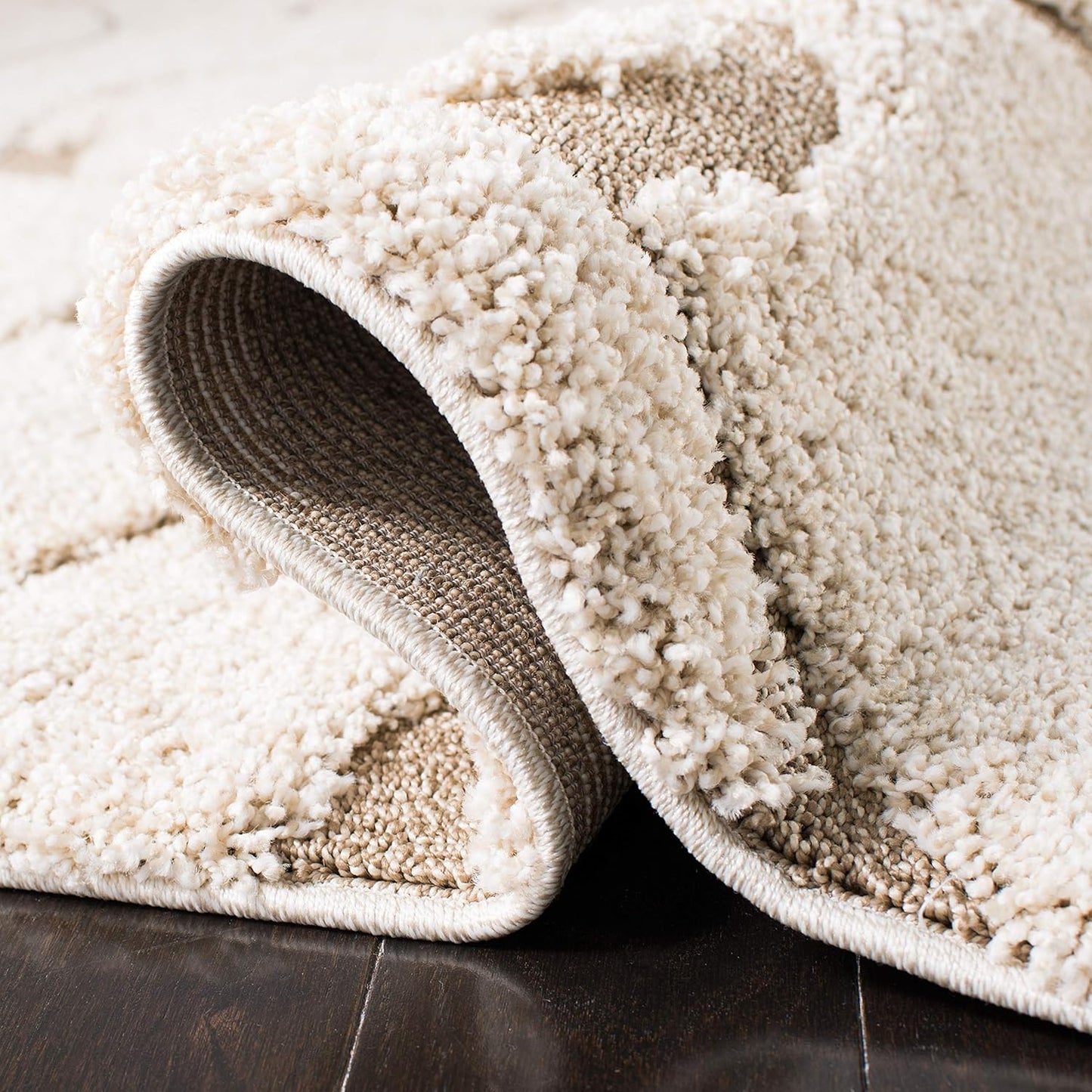 SAFAVIEH Florida Shag Collection Area Rug - 6' x 9', Cream & Beige, Scroll Design, Non-Shedding & Easy Care, 1.2-inch Thick Ideal for High Traffic Areas in Living Room, Bedroom (SG455-1113)