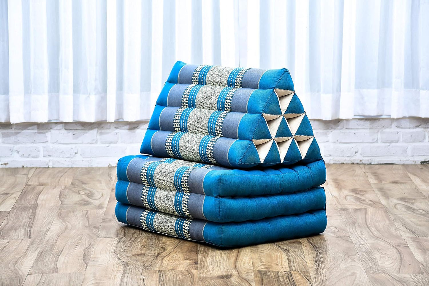 Leewadee 3-Fold Mat with Triangle Cushion – Comfortable TV Pillow, Foldable Mattress with Cushion Made of Eco-Friendly Kapok, 67 x 21 inches, Light Blue