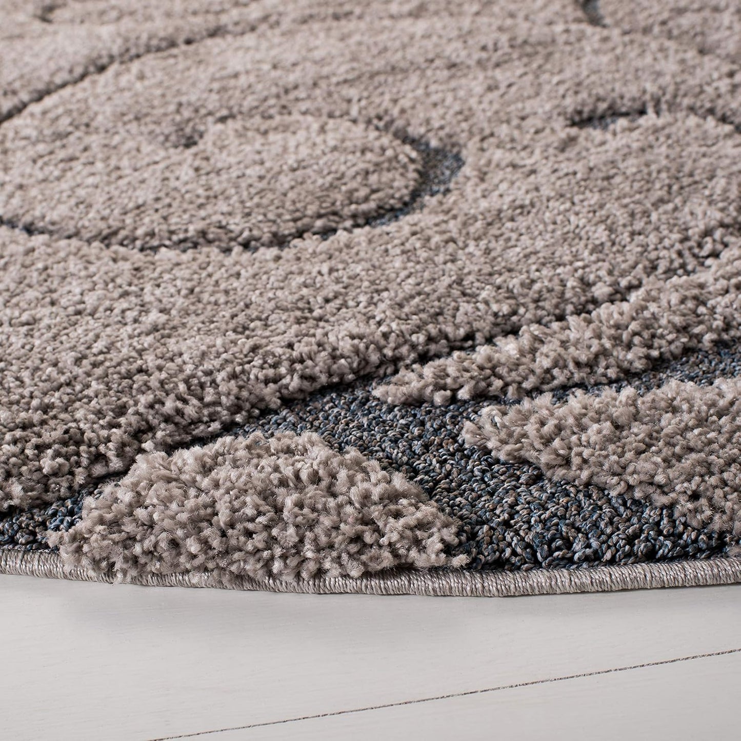 SAFAVIEH Florida Shag Collection 4' Round Grey/Light Blue SG455 Scrolling Vine Graceful Swirl Textured Non-Shedding Living Room Bedroom Dining Room Entryway Plush 1.2-inch Thick Area Rug
