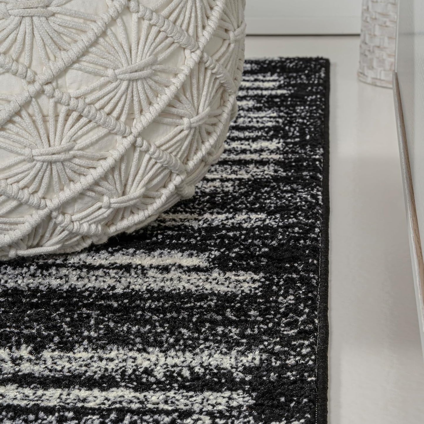 JONATHAN Y Khalil Modern Berber Stripe Black/Cream Indoor Area Rug, 5x8, Contemporary, Bohemian, Easy-Cleaning for Living Room, Bedroom, Kitchen, Pet Friendly, Non-Shedding (MOH207F-5)