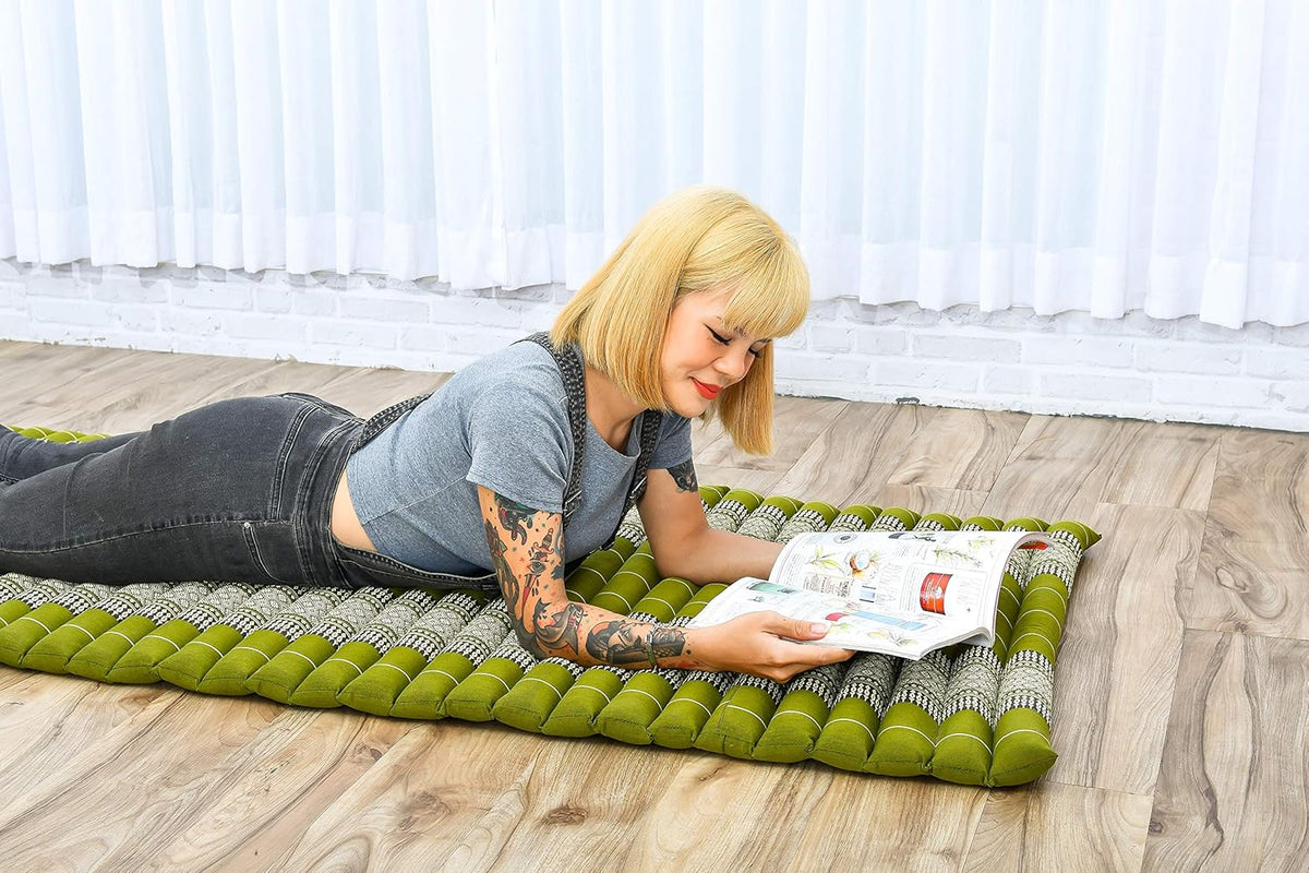 Leewadee - Foldable Floor Mattress - Japanese Roll Up Futon -Trifold Tatami Mat- Guest Floor Bed - Camping Mattress - Thai Massage Mat, Kapok Filled, 75 x 28 inches, Green
