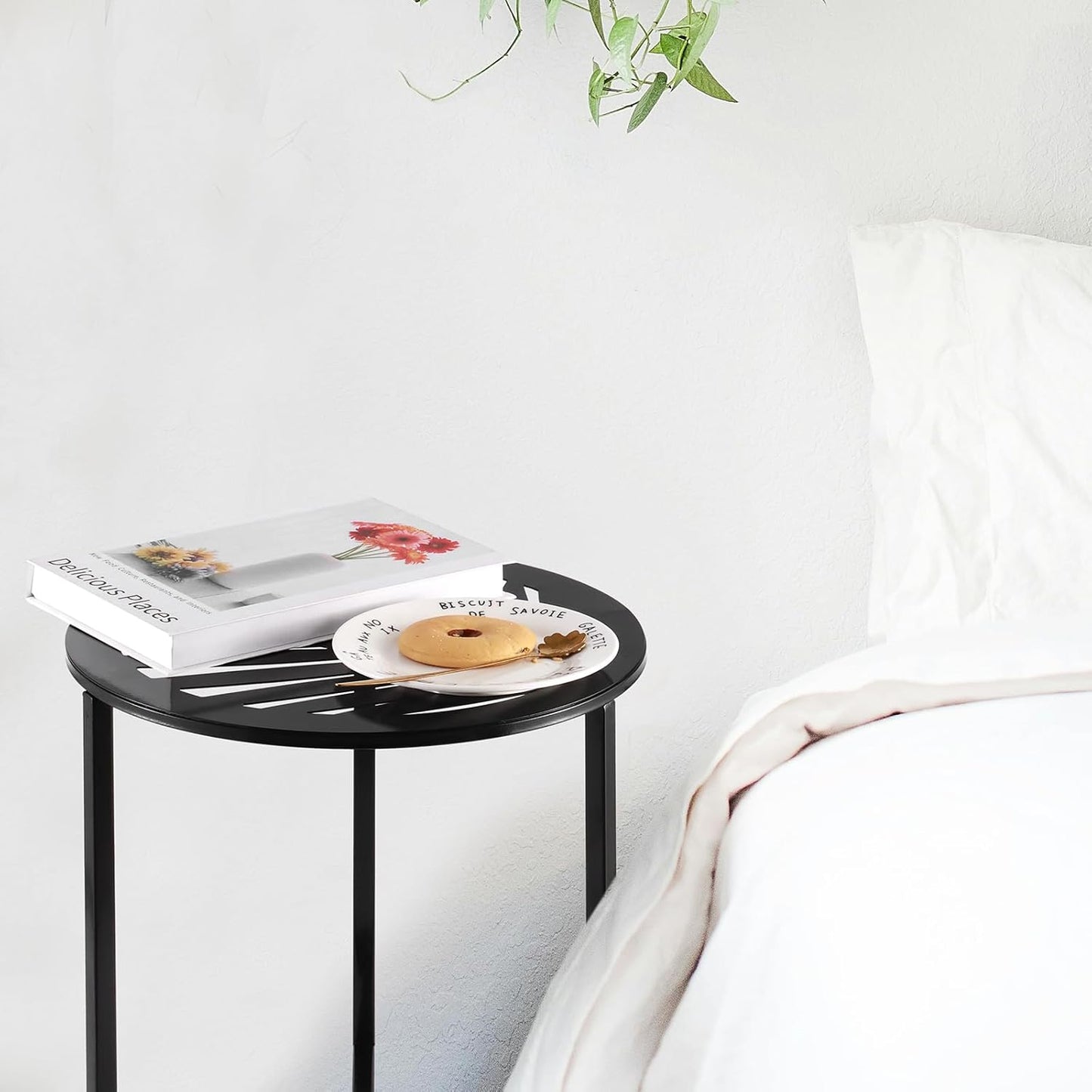 1 Packs 13" Metal Outdoor Side Tables Small Black Outside End Table for Patio Round Accent Corner Stand for Small Spaces Weather-Resistant Coffee Table for Balcony Porch Plant Stand, Leaf