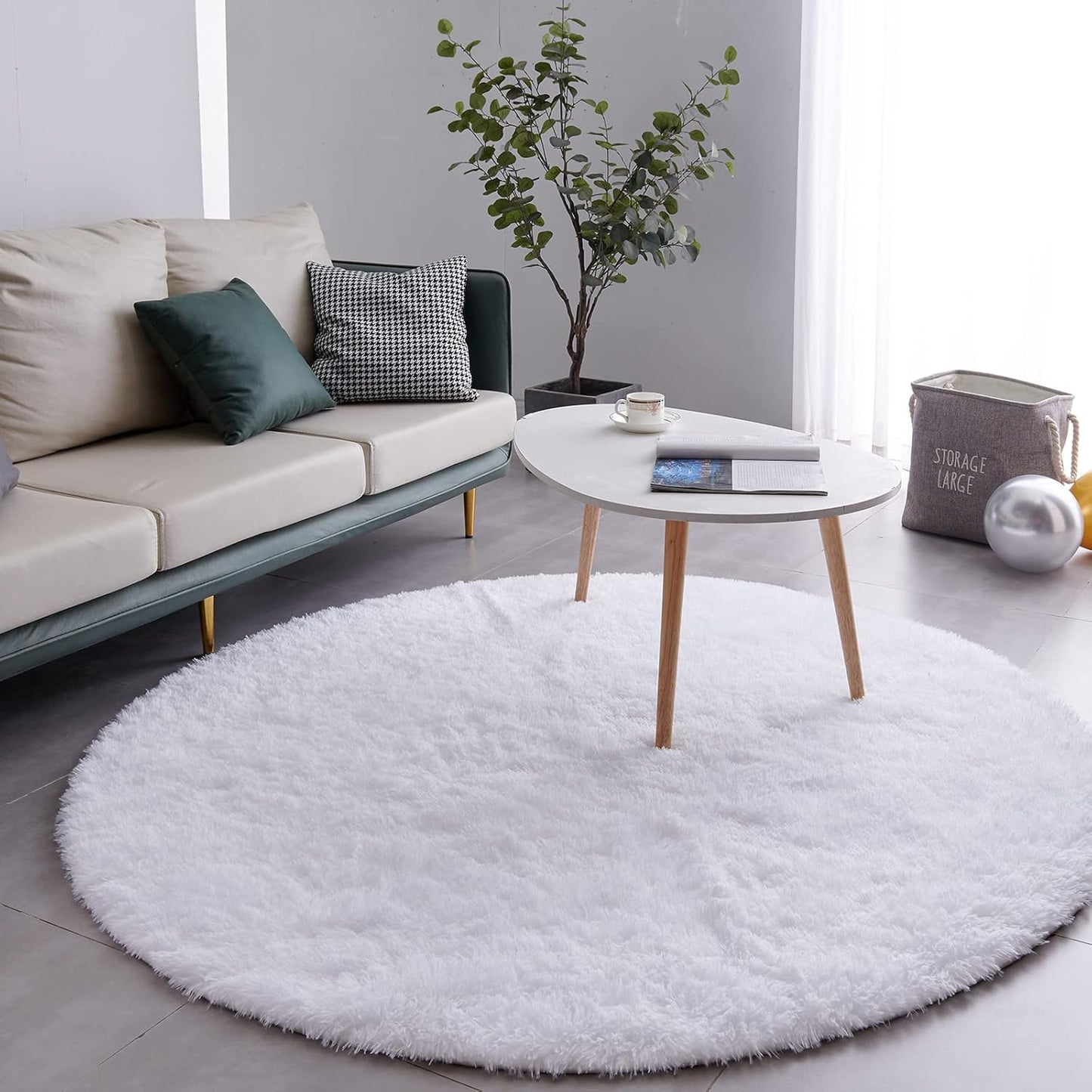 FJZFING White Round Rug Ultra-Soft Plush Modern 4x4 Circle Area Rug for Kid's Bedroom, Fluffy Shag Circular Rug for Nursery Room, Non-Slip Home Decor Cute White Carpet for Teen's Room