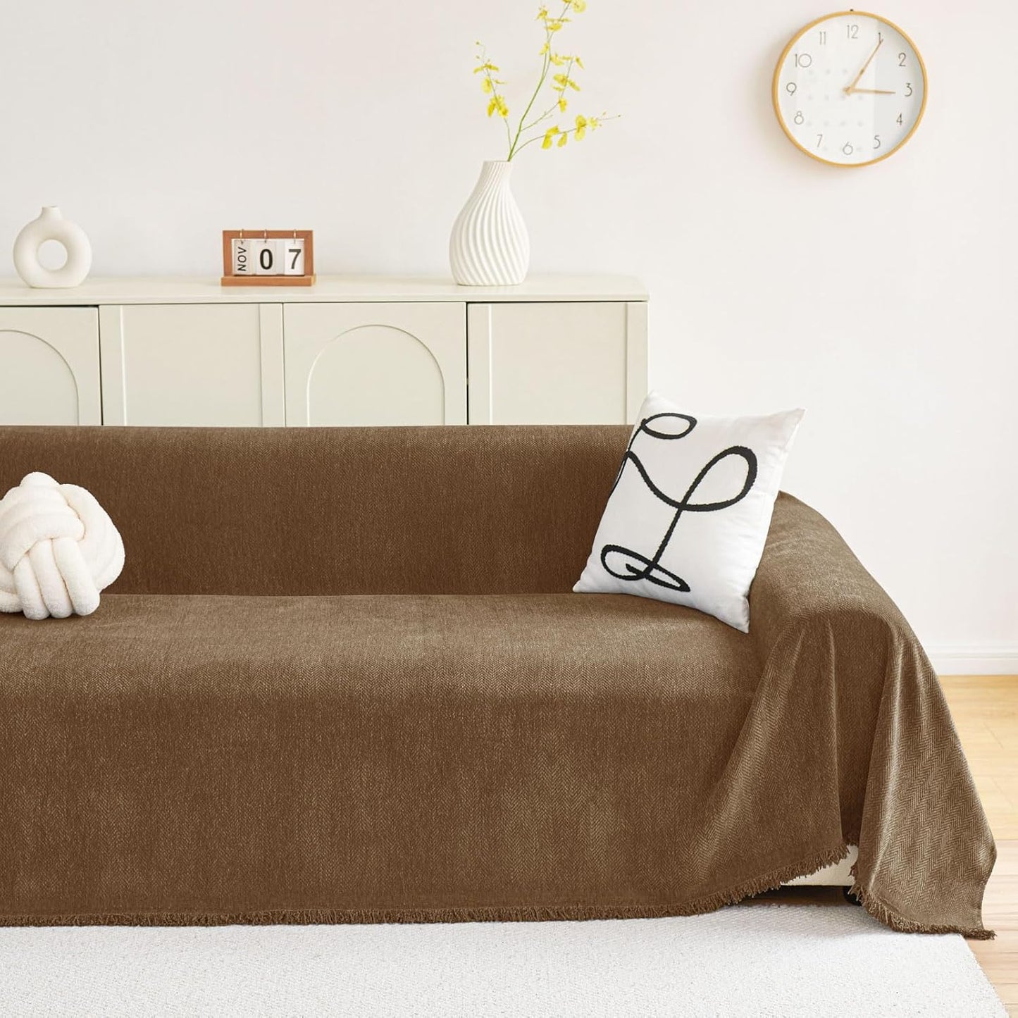 hyha Couch Cover for Dogs, Boho Sofa Covers for 3 Cushion Couch Washable, Chenille Sofa Slipcover for Pets, Soft Loveseat Sectional Couch Throw Blankets with Tassels (Chocolate, 71x134 Inch)