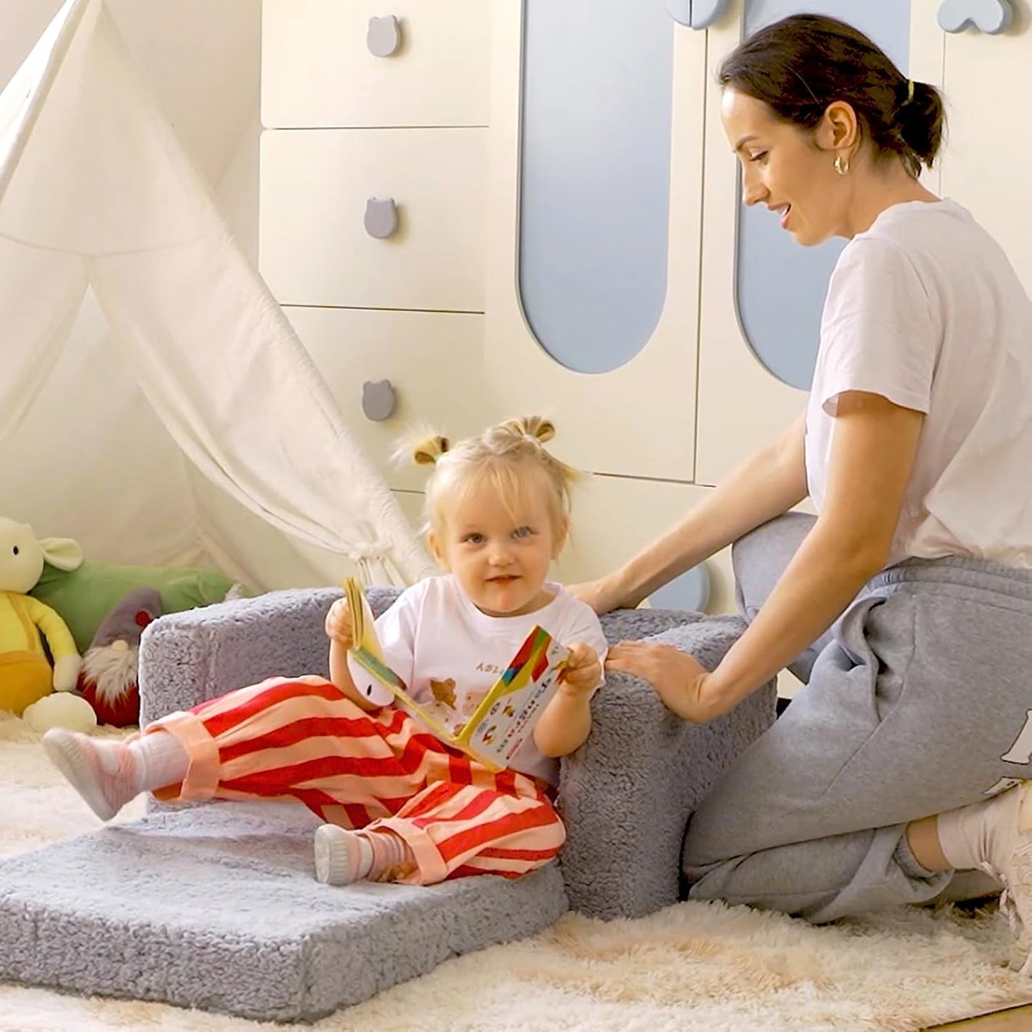 ALIMORDEN 2-in-1 Flip Out Cuddly Sherpa Toddler Couch, Convertible Sofa to Lounger, Grey