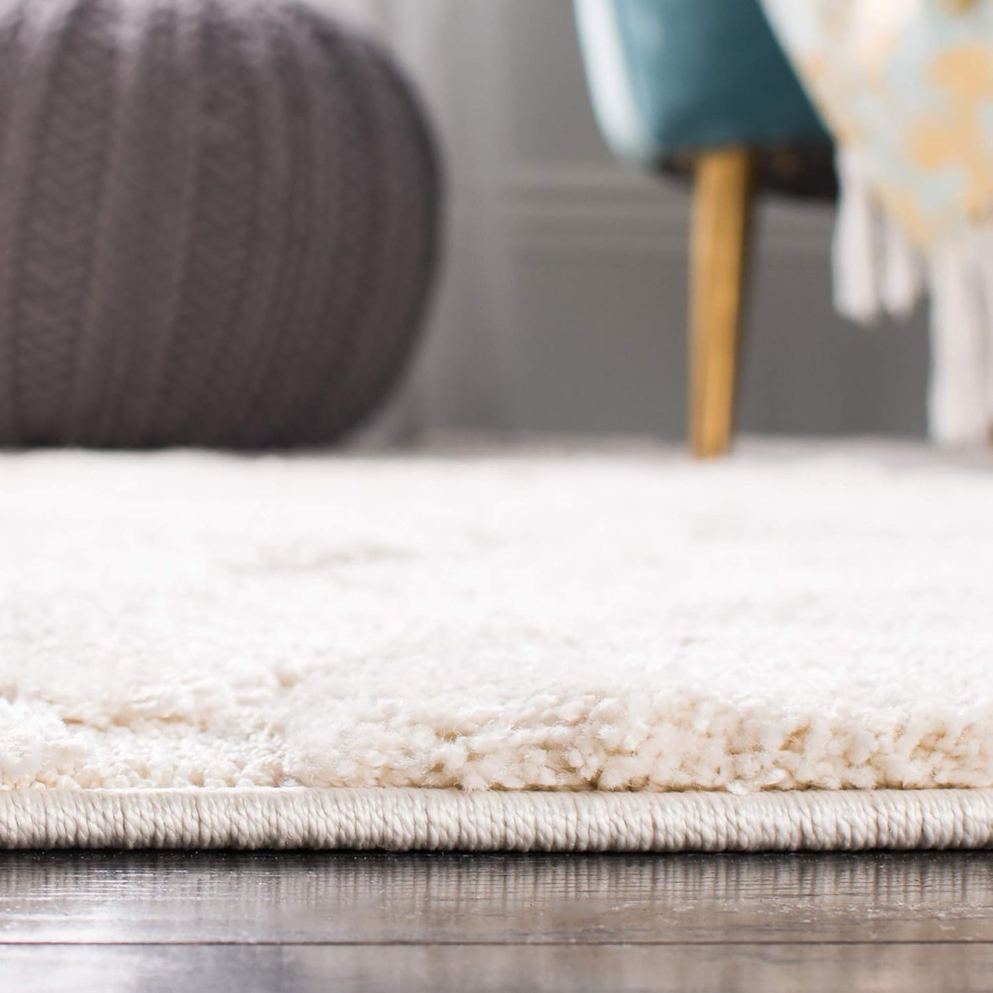 SAFAVIEH Florida Shag Collection Area Rug - 6' x 9', Creme & Creme, Scroll Design, Non-Shedding & Easy Care, 1.2-inch Thick Ideal for High Traffic Areas in Living Room, Bedroom (SG455-1111)