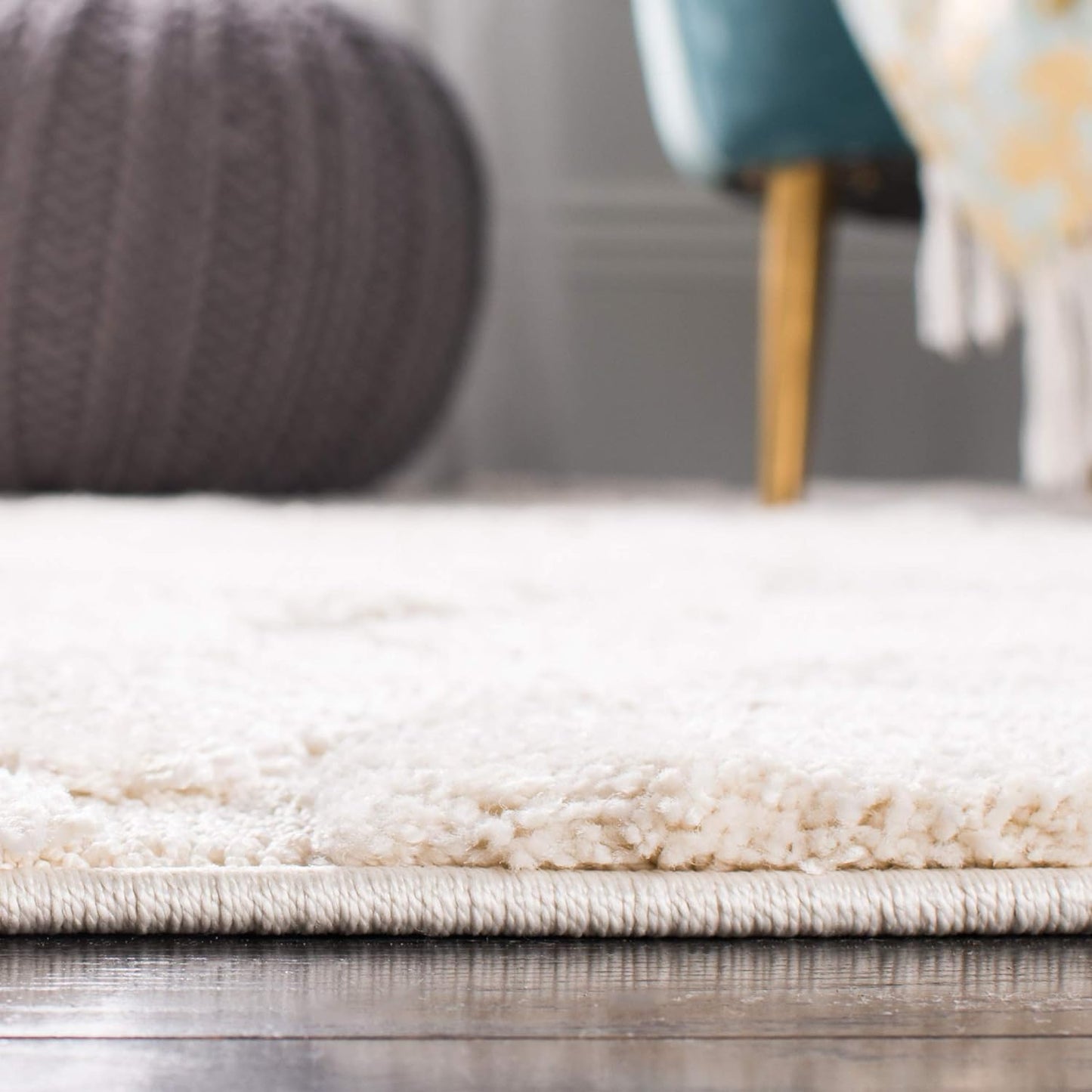 SAFAVIEH Florida Shag Collection Accent Rug - 4' x 6', Creme & Creme, Scroll Design, Non-Shedding & Easy Care, 1.2-inch Thick Ideal for High Traffic Areas in Foyer, Living Room, Bedroom (SG455-1111)