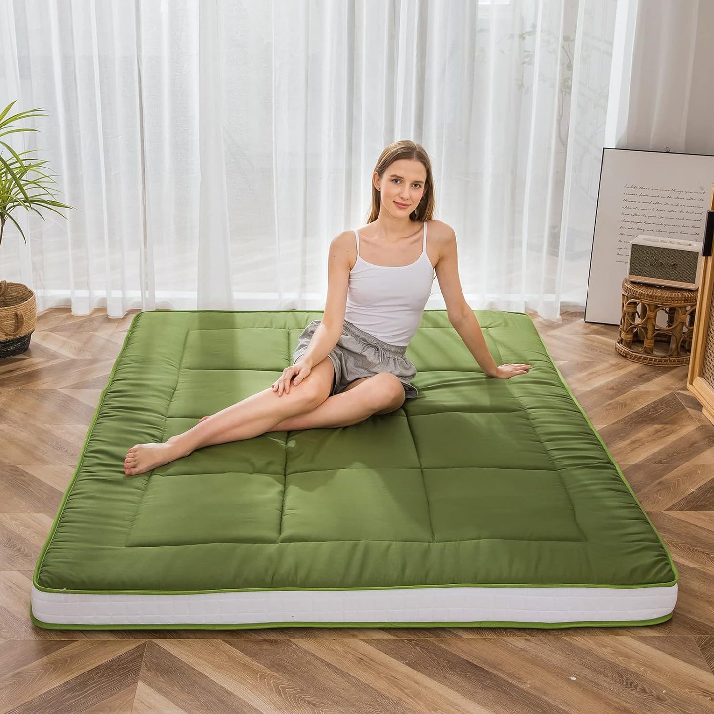 MAXYOYO Futon Mattress, Padded Japanese Floor Mattress Quilted Bed Mattress Topper, Extra Thick Folding Sleeping Pad Breathable Floor Lounger Guest Bed for Camping Couch, Green, Queen