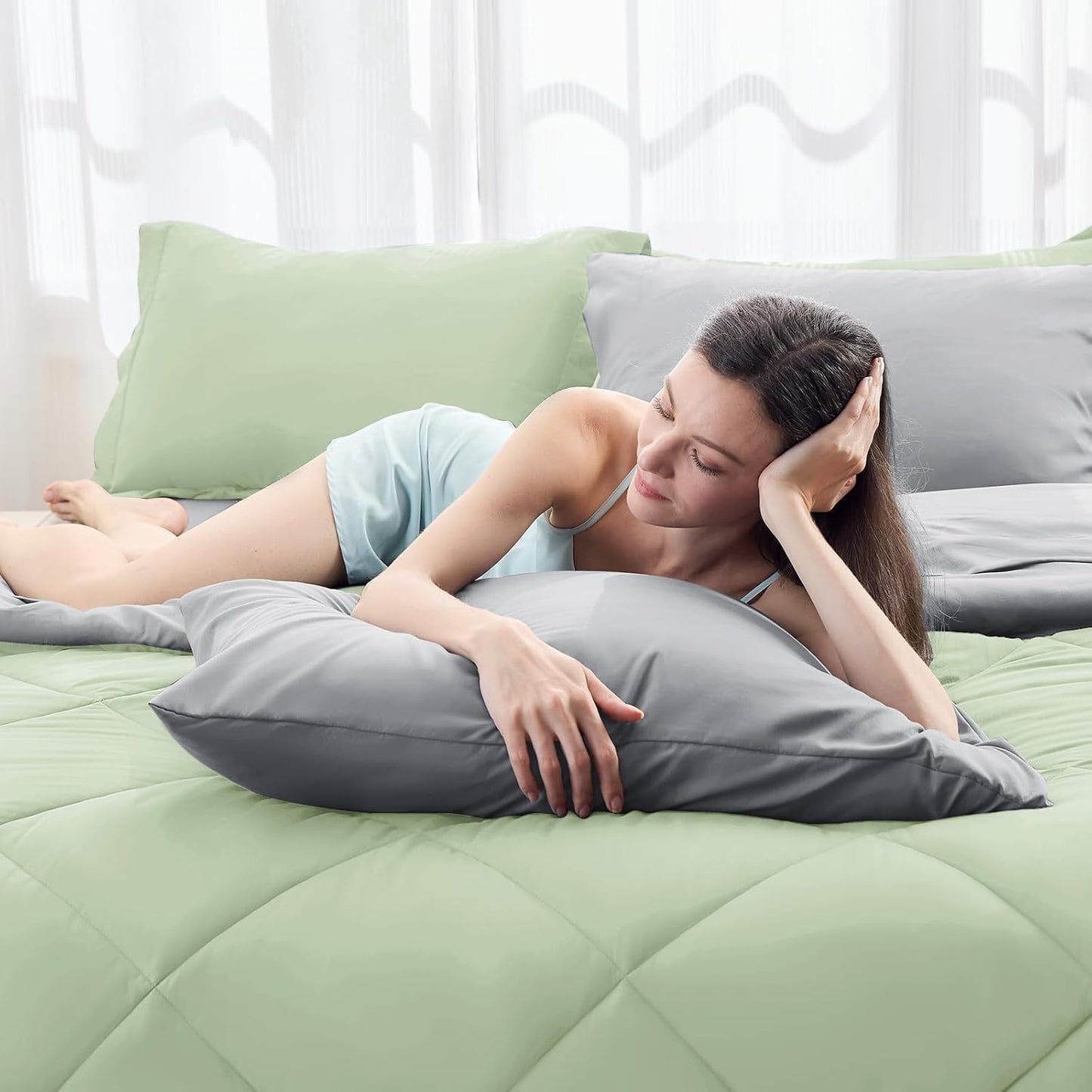 HEVUMYI Twin-XL Comforter Set - 5-Piece All Season Bed in a Bag Twin-XL, Ultra Soft Bedding Set with Comforter, Flat Sheet, Fitted Sheet, Pillowcases, Pillow Shams, Sage Green & Light Grey
