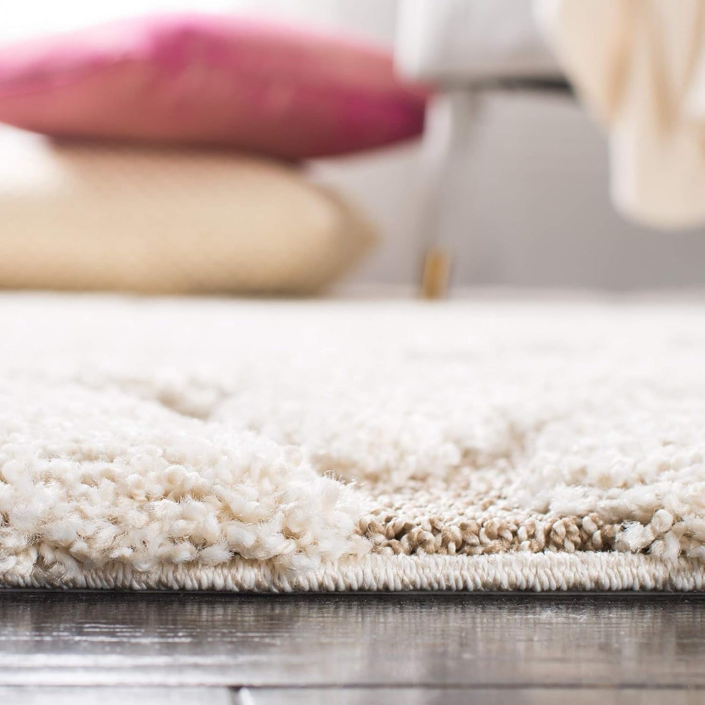 SAFAVIEH Florida Shag Collection Area Rug - 4' Square, Cream & Beige, Scroll Design, Non-Shedding & Easy Care, 1.2-inch Thick Ideal for High Traffic Areas in Living Room, Bedroom (SG455-1113)