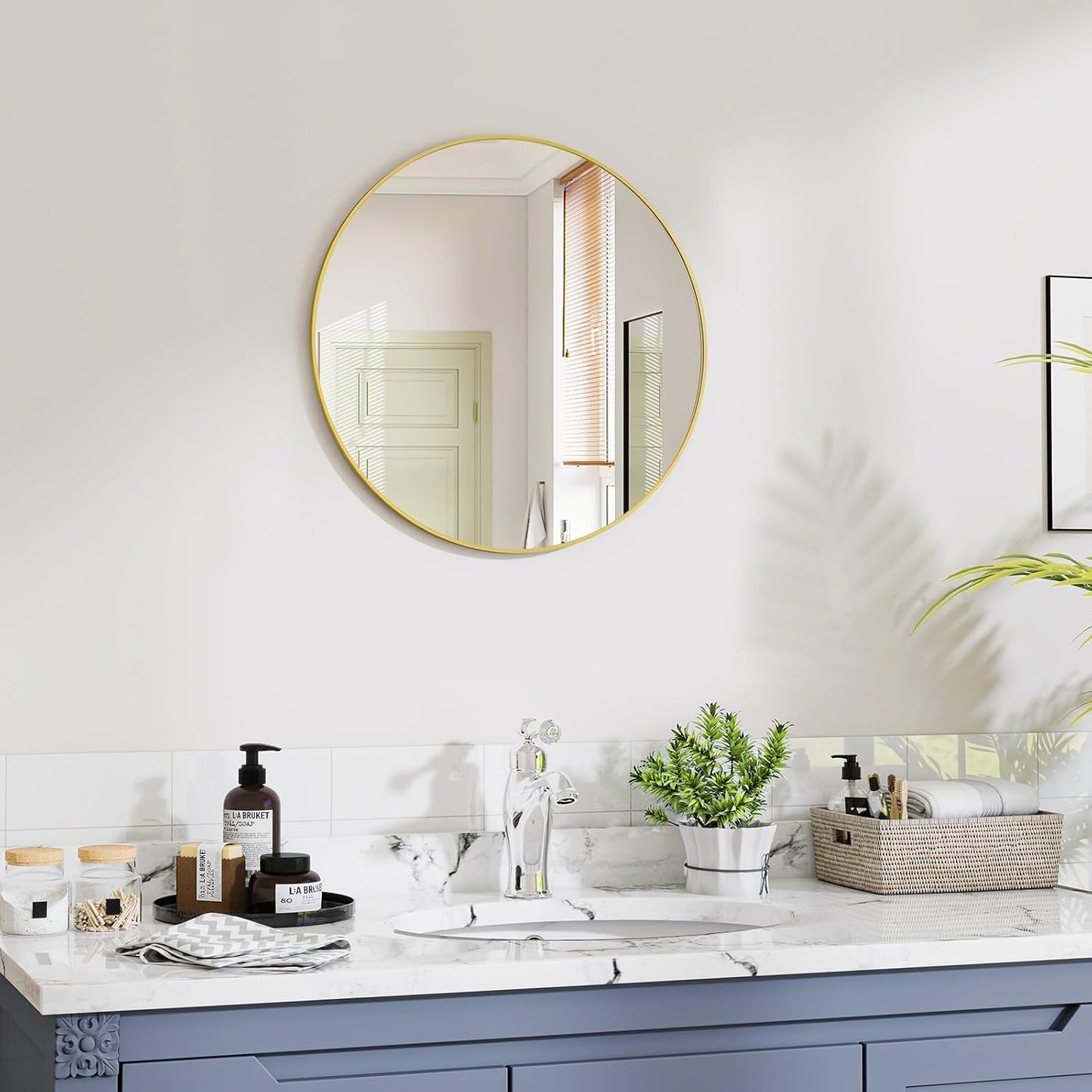 Gold Round Bathroom Mirror, 20 inch Circle Wall Mounted Hanging Mirror with Simple Modern Circular Metal Frame for Hallway, Entryway, Living Room, Gold Frame