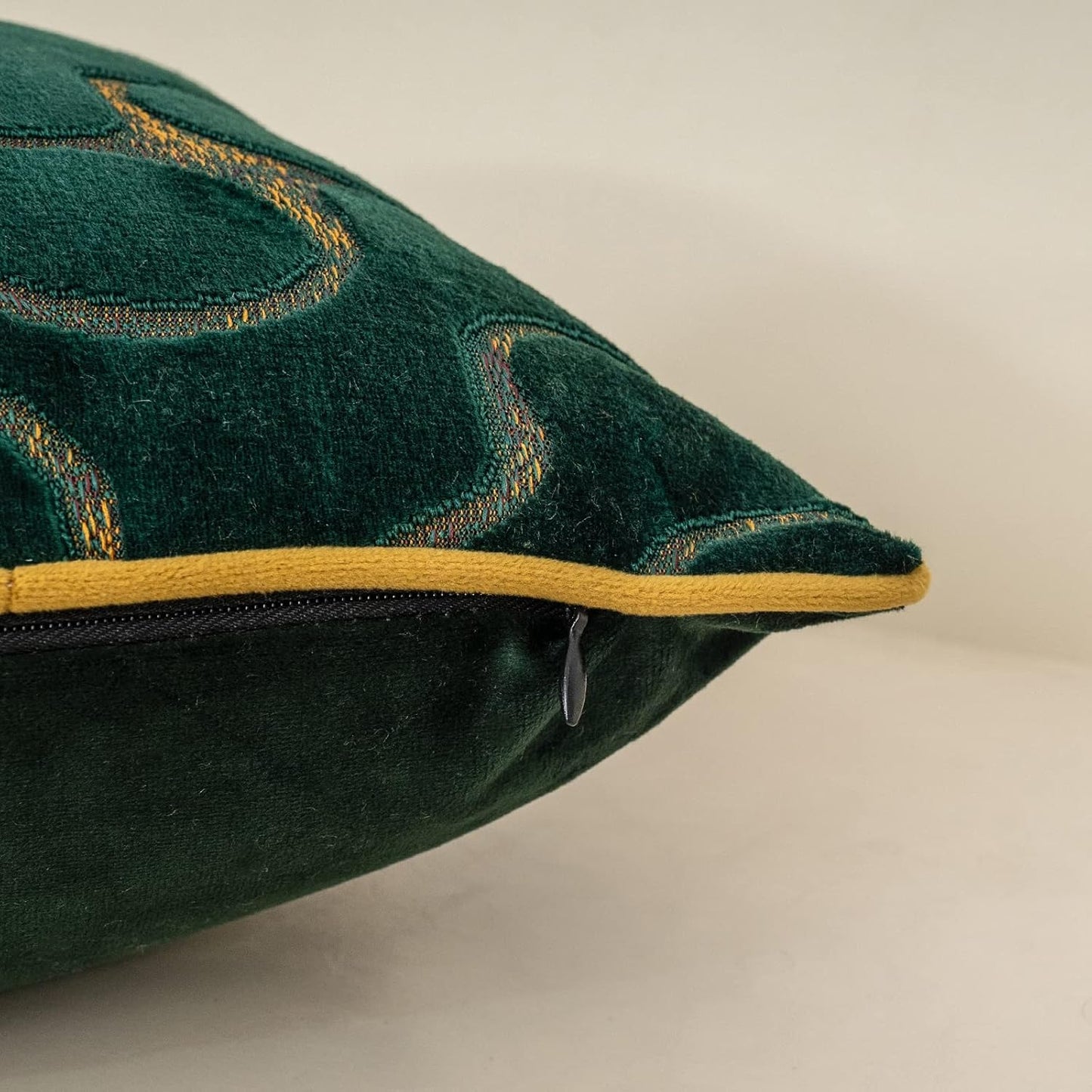 Yangest Green Square Throw Pillow Cover Wavy Velvet Cushion Cover Modern Zippered Pillowcase for Sofa Couch Bedroom Living Room Chair, 18 x 18 Inch