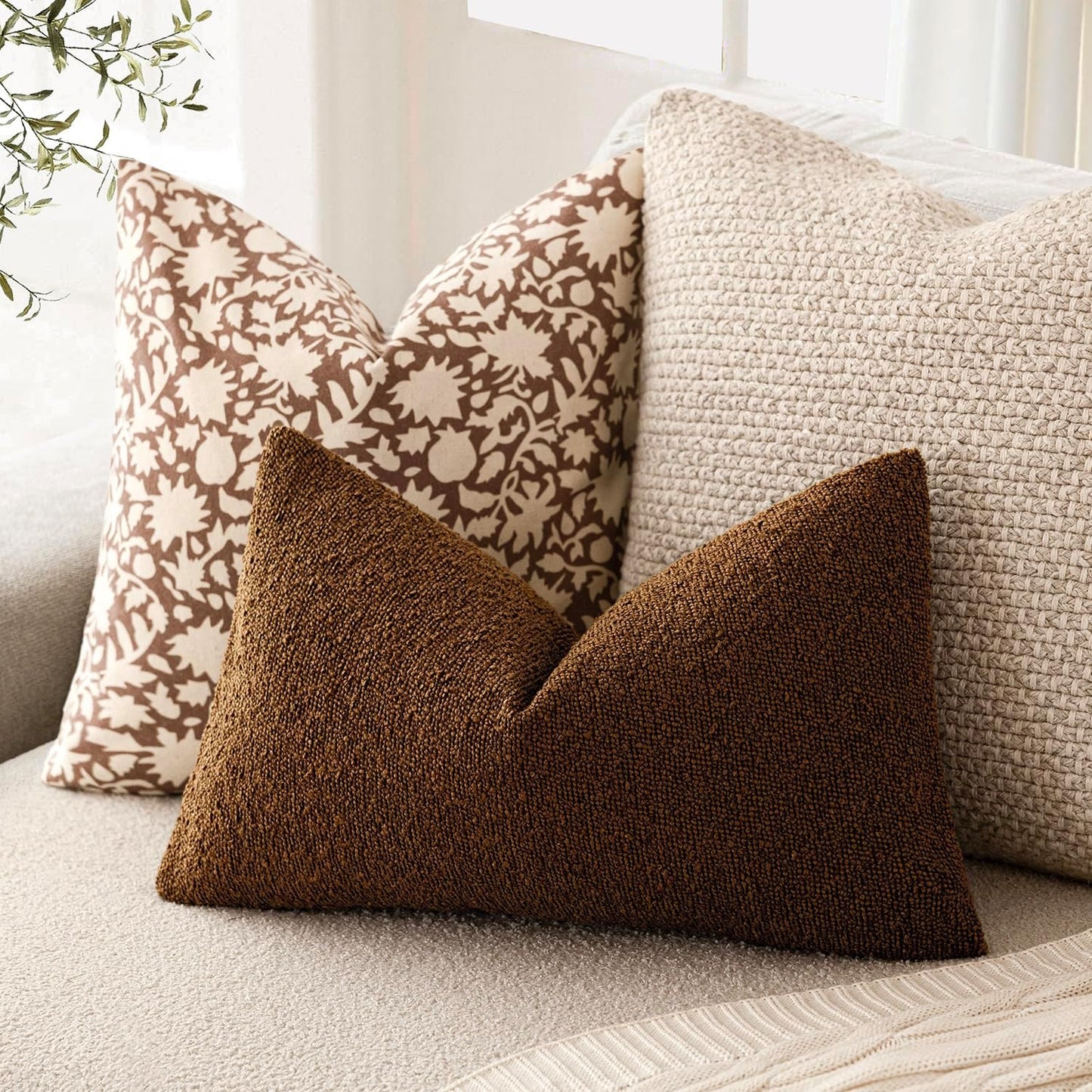 Foindtower Pack of 2 Textured Boucle Throw Pillow Covers Accent Solid Decorative Lumbar Pillow Cases Cozy Couch Cushion Case for Chair Sofa Bedroom Living Room Home Decor 12x20 Inch Hazel Brown