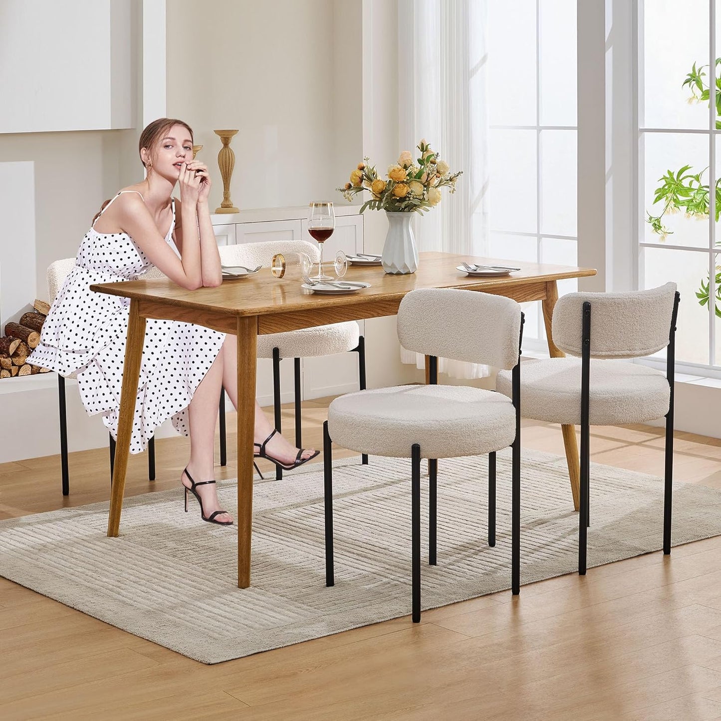 Dining Chairs Set of 4, White Boucle Dining Chair, Curved Backrest Upholstered Dining Room Chairs with Black Metal Legs, Mid Century Modern Dining Chairs for Kitchen, Living Room, White