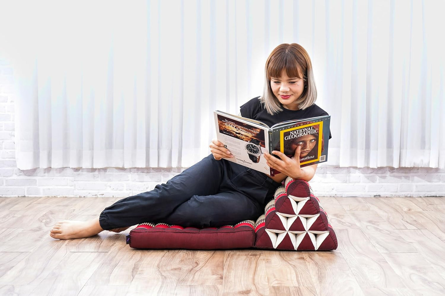 Leewadee 1-Fold Mat with Triangle Cushion – Comfortable TV Pillow, Foldable Mattress with Cushion Made of Eco-Friendly Kapok, 30 x 20 inches, red
