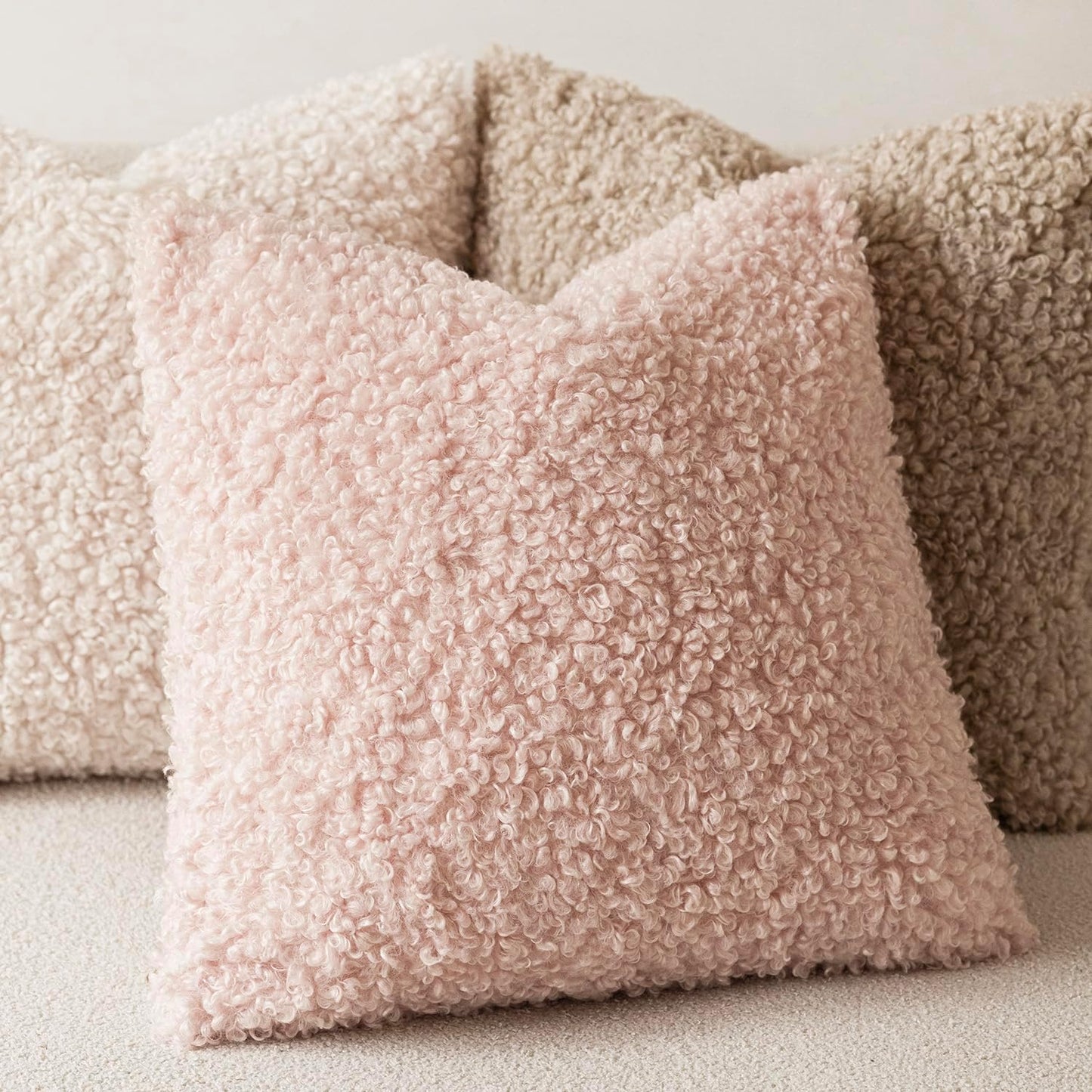 Foindtower 2 Pieces 18x18 Inch Light Pink, Faux Fur Throw Pillow Cover Accent Sherpa Furry Pillow Covers Fuzzy Soft Pillowcases Cozy Sheepskin Decorative Fleece Cushion Case for Bed Couch Living Room