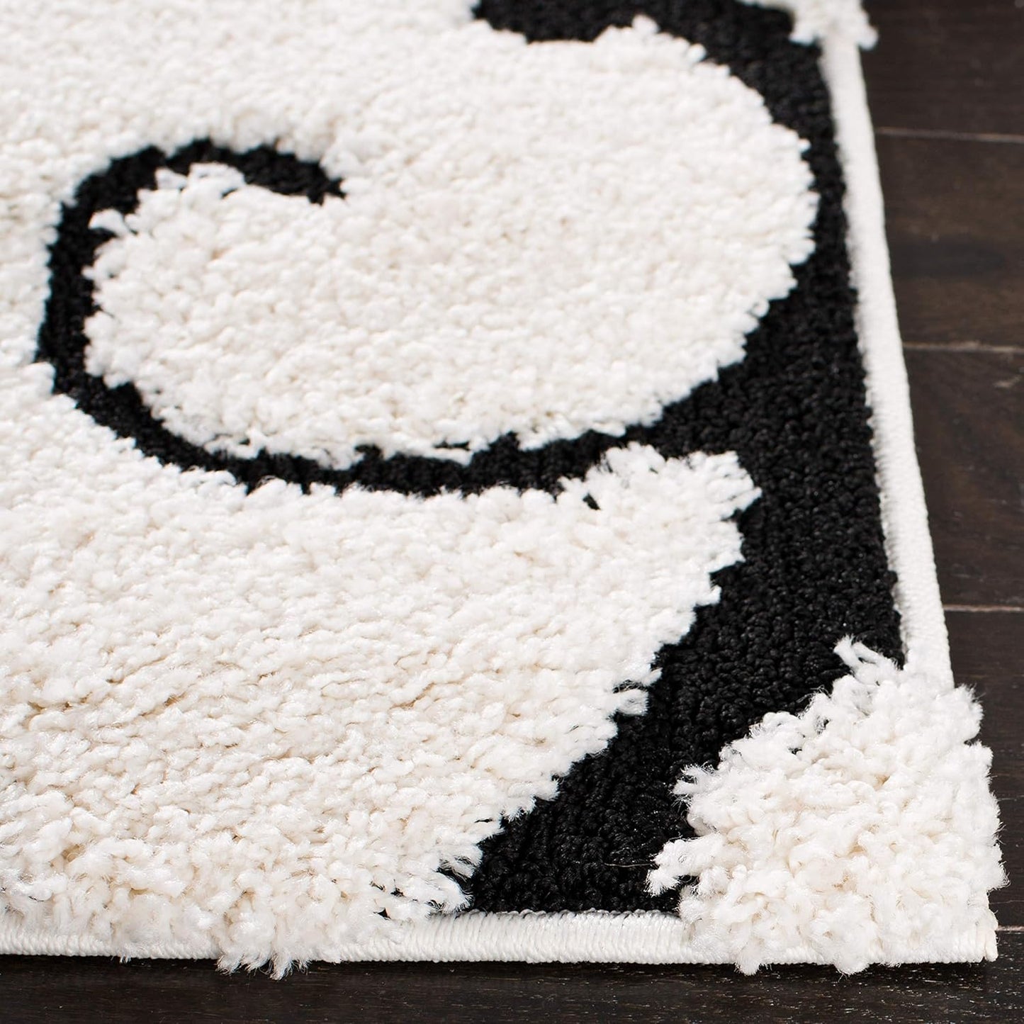 SAFAVIEH Florida Shag Collection Accent Rug - 3'3" x 5'3", Ivory & Black, Scroll, Non-Shedding & Easy Care, 1.2-inch Thick Ideal for High Traffic Areas in Entryway, Living Room, Bedroom (SG455-1290)