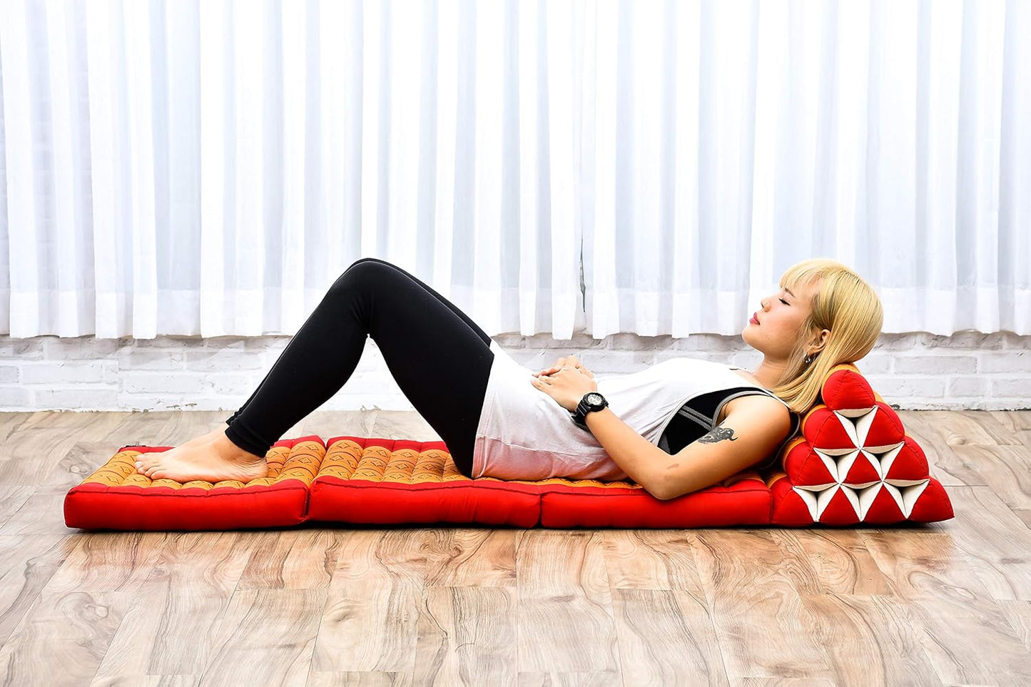 Leewadee 3-Fold Mat with Triangle Cushion – Comfortable TV Pillow, Foldable Mattress with Cushion Made of Eco-Friendly Kapok, 67 x 21 inches, Orange red