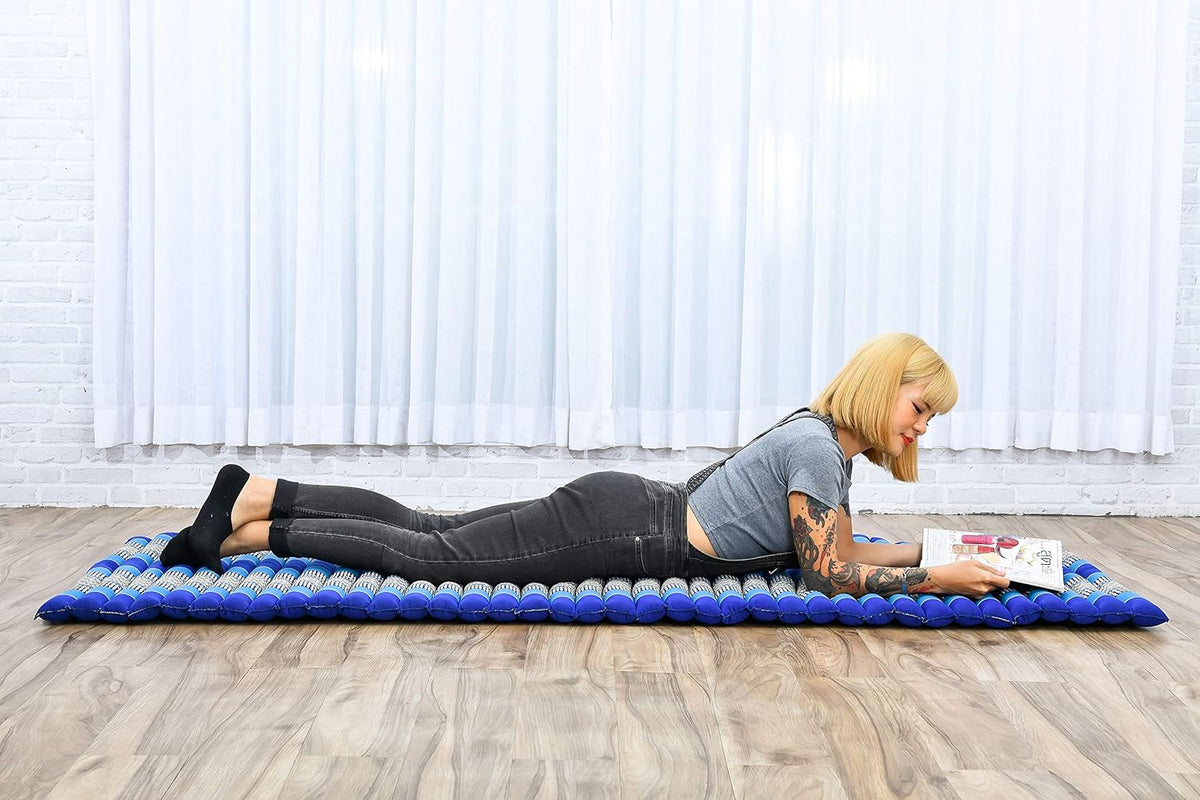 Leewadee - Foldable Floor Mattress - Japanese Roll Up Futon -Trifold Tatami Mat- Guest Floor Bed - Camping Mattress - Thai Massage Mat, Kapok Filled, 75 x 28 inches, Blue