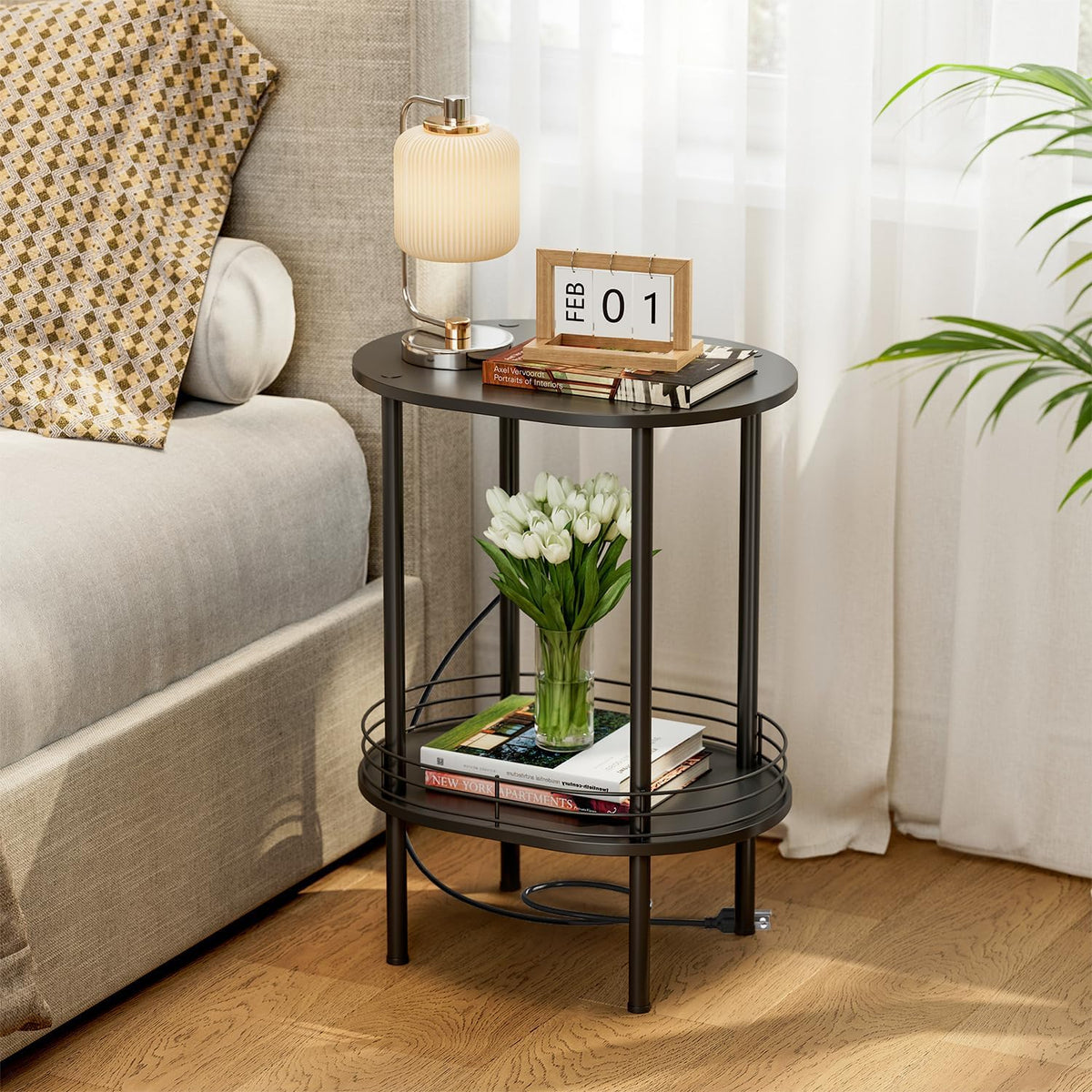 Small Round Side Table with Charging Station,Bedside Table with 2 USB Ports and Outlets, Morden Round Nightstand, Samll Side Table for Living Room,Bedroom, Nursery, Laundry, Black