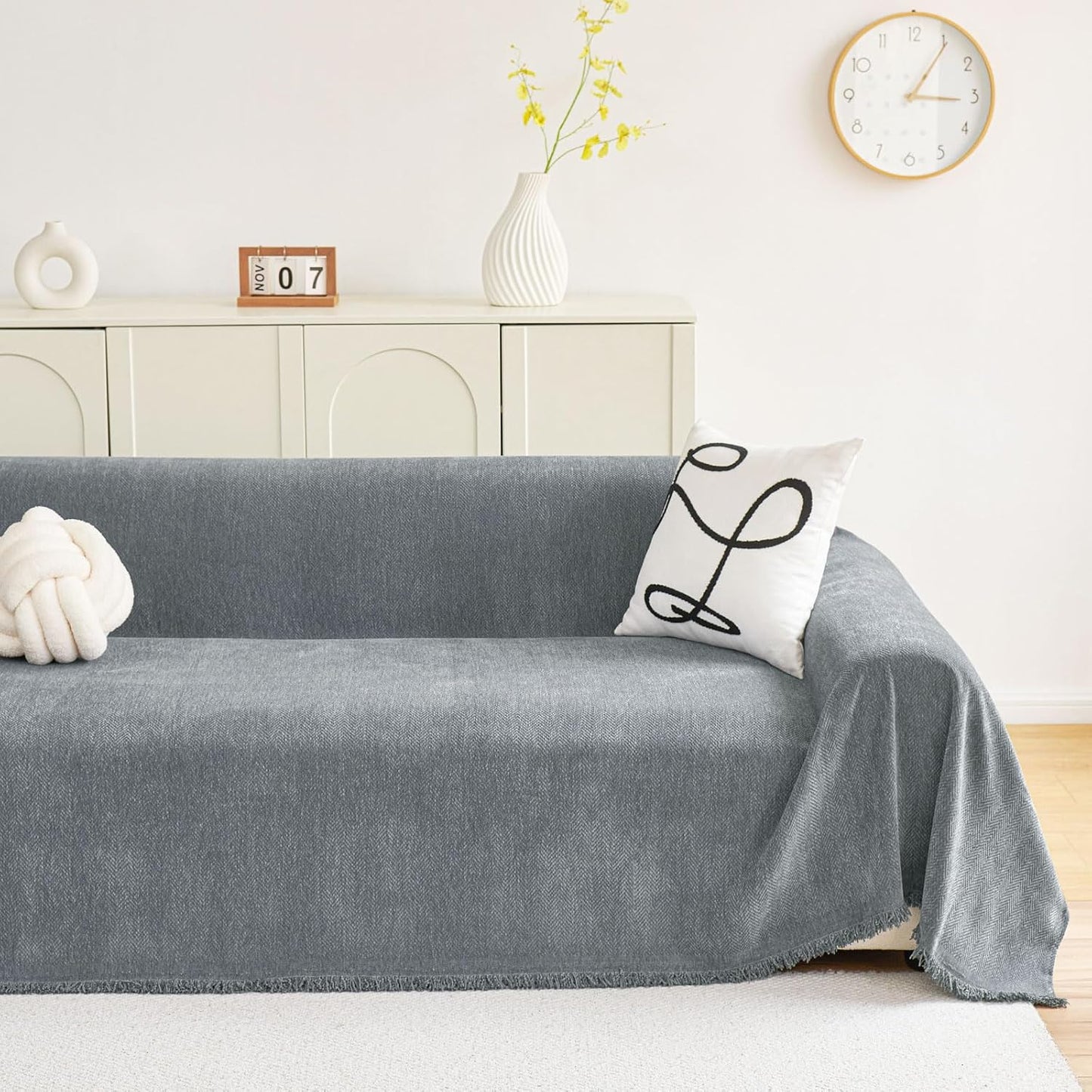 hyha Couch Cover for Dogs, Boho Sofa Covers for 3 Cushion Couch Washable, Chenille Sofa Slipcover for Pets, Soft Loveseat Sectional Couch Throw Blankets with Tassels (Grey, 71x118 Inch)