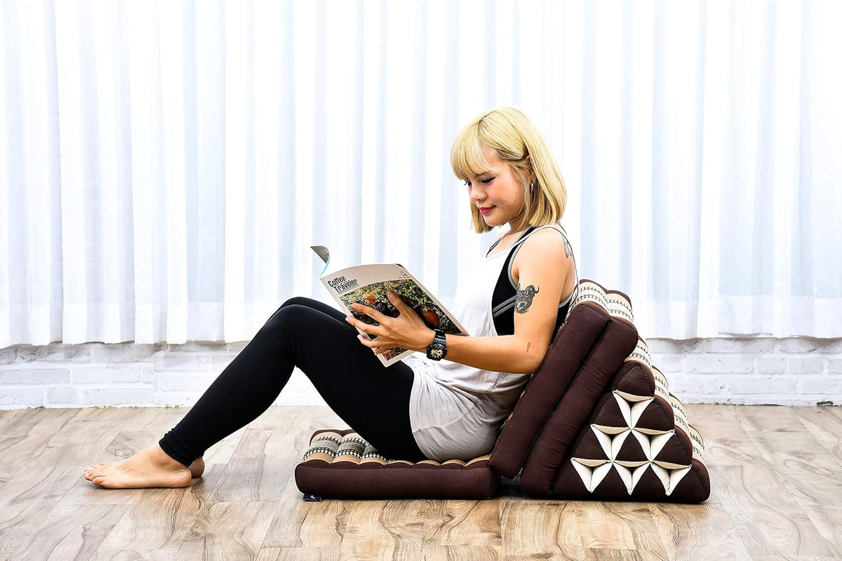 Leewadee - Comfortable Japanese Floor Mattress - Thai Floor Bed with Triangle Cushion - Futon Mattress - Thai Massage Mat, 67 x 21 inches, Brown, Kapok Filling