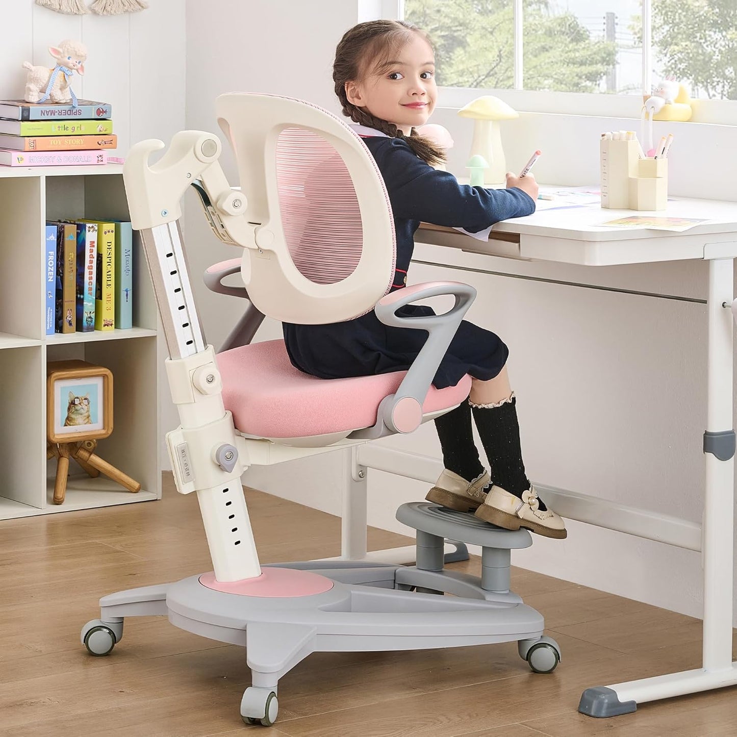 Ergonomic Kids Desk Chair with Footrest & Height-Adjustable Seat, Multifunctional for Study, Work & Dining – Comfy Cushion & Smooth Wheels for Boys & Girls （Pink）