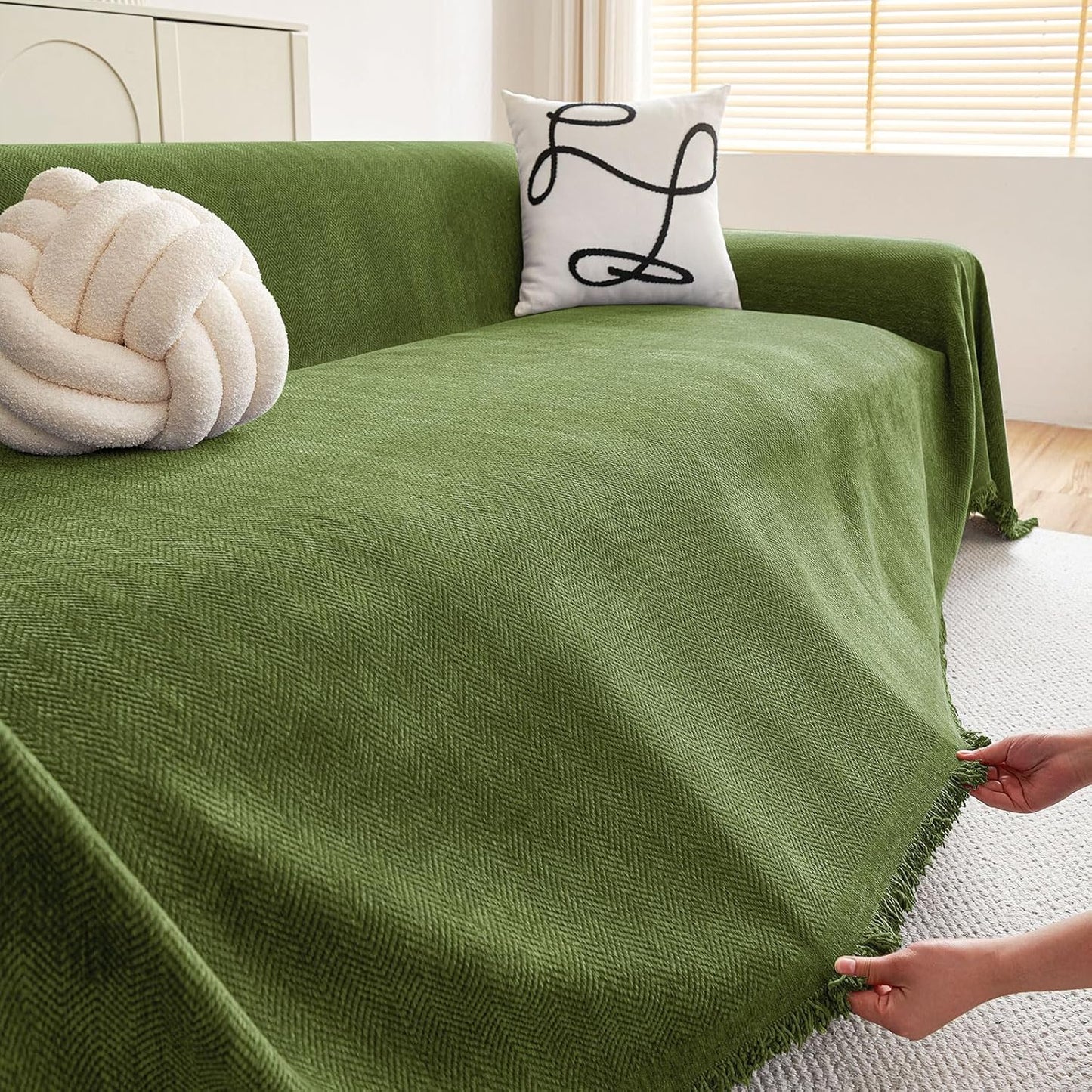 hyha Couch Cover for Dogs, Boho Sofa Covers for 3 Cushion Couch Washable, Chenille Sofa Slipcover for Pets, Soft Loveseat Sectional Couch Throw Blankets with Tassels (Green, 71x118 Inch)