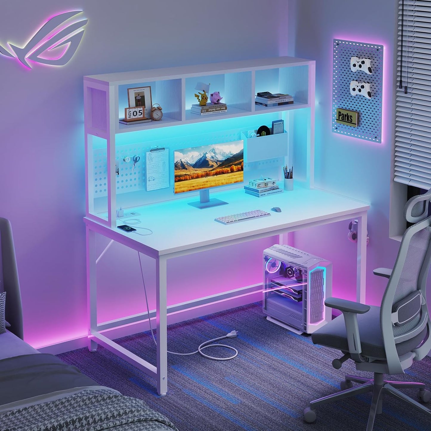 White Computer Desk with Hutch and Pegboard - Computer Desk with Power Outlets, 47 Inch Modern Study Teen Desk with Pegboard Storage Bag, Hooks and Side Bag,Writing Desk for Bedroom Home Office