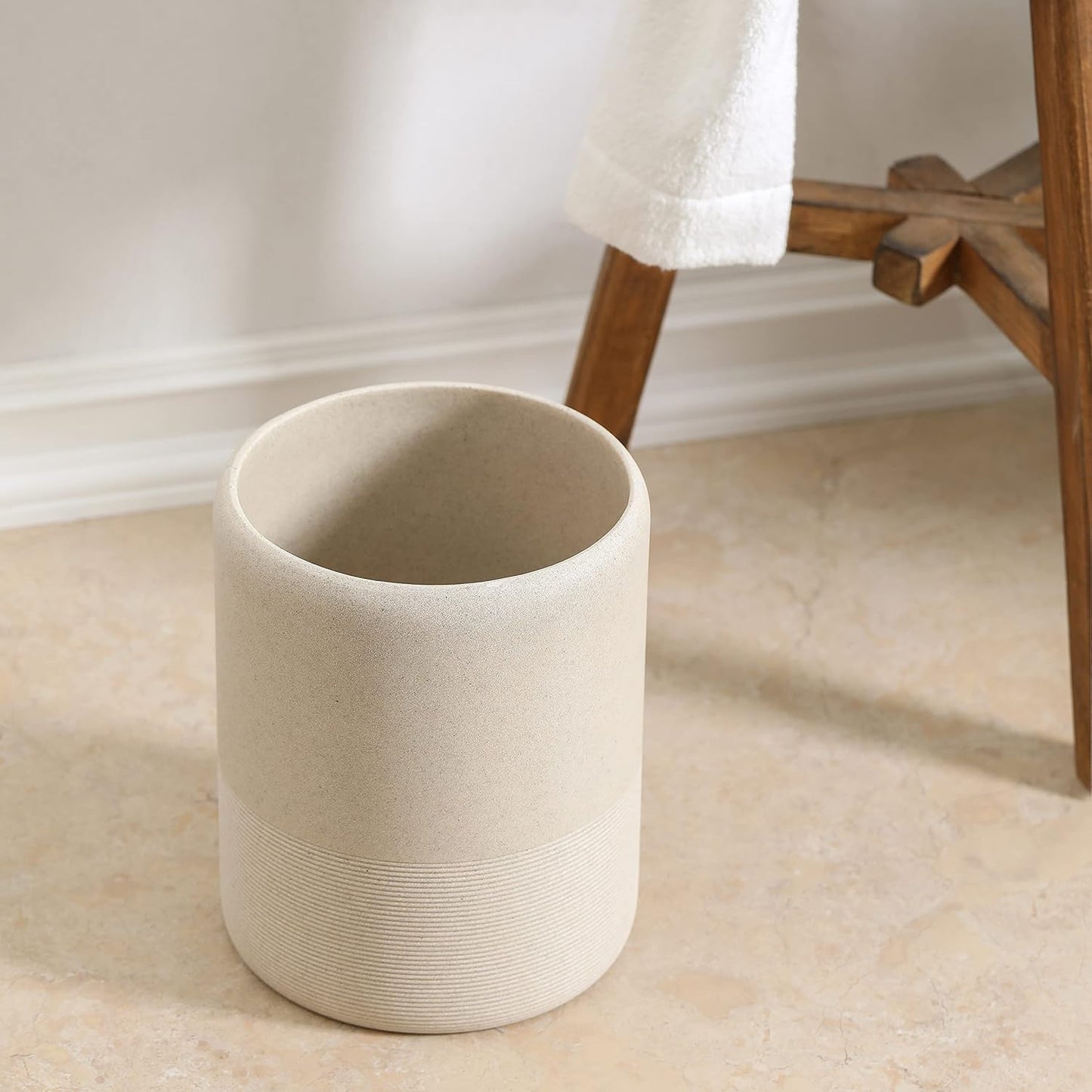 Hight Quality Polyresin Wastebasket, Garbage Receptacle Bin for Bathrooms, Powder Rooms, Kitchens, Home Offices