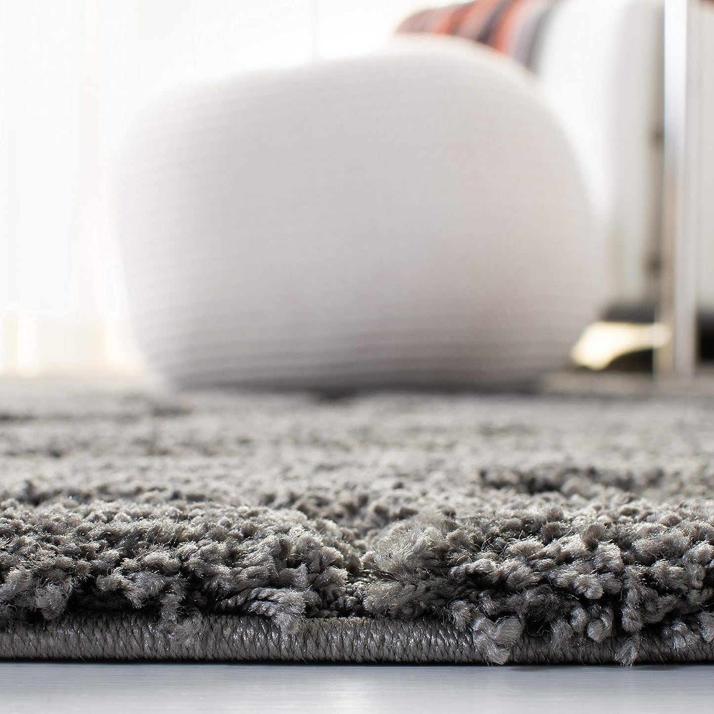 SAFAVIEH Florida Shag Collection Area Rug - 5' Square, Grey, Scroll Design, Non-Shedding & Easy Care, 1.2-inch Thick Ideal for High Traffic Areas in Living Room, Bedroom (SG455-8013)