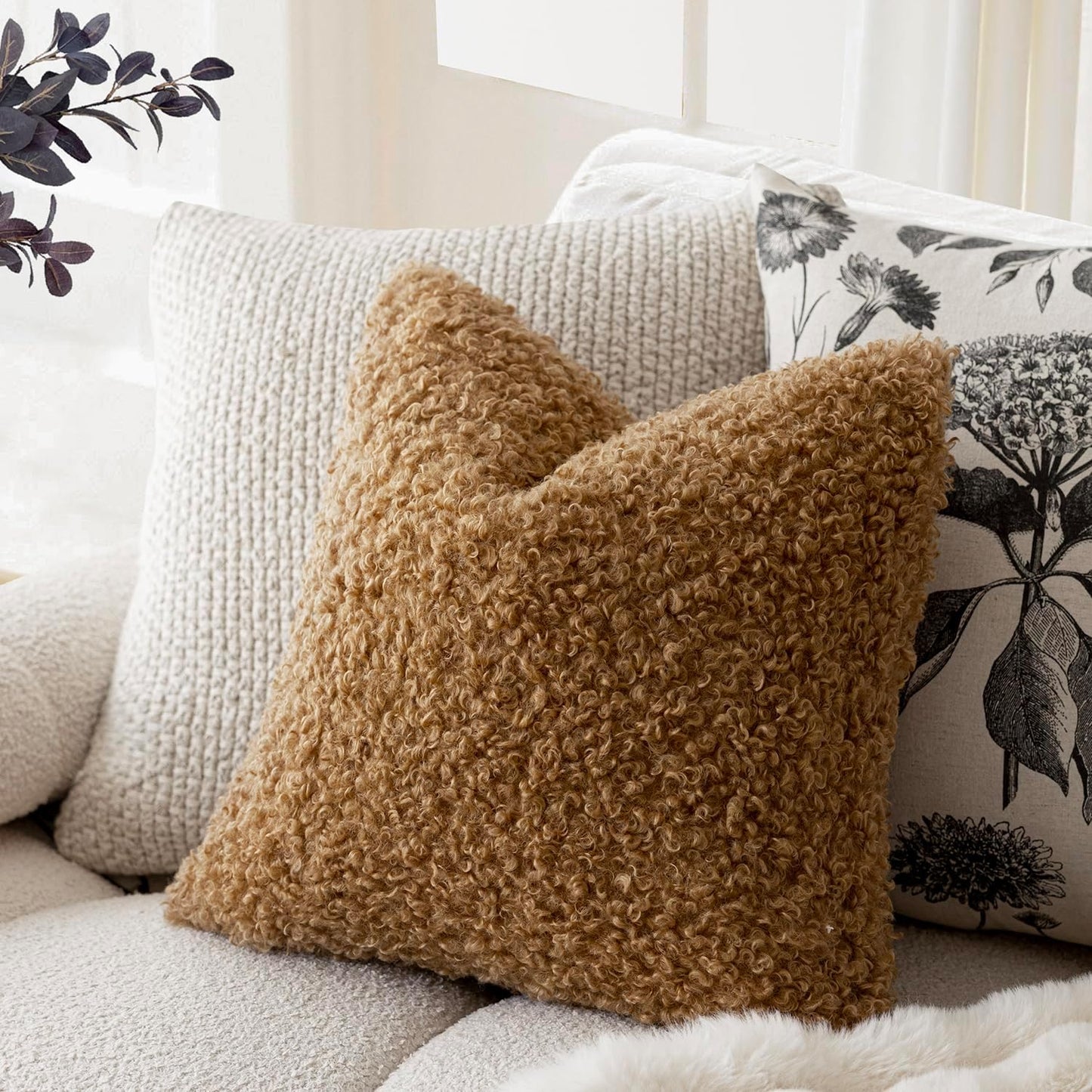 Foindtower 2 Pieces 20x20 Inch Bronze, Faux Fur Throw Pillow Cover Accent Sherpa Pillow Fuzzy Soft Pillowcases Sheepskin Decorative Fleece Cushion Case for Bed Couch Living Room