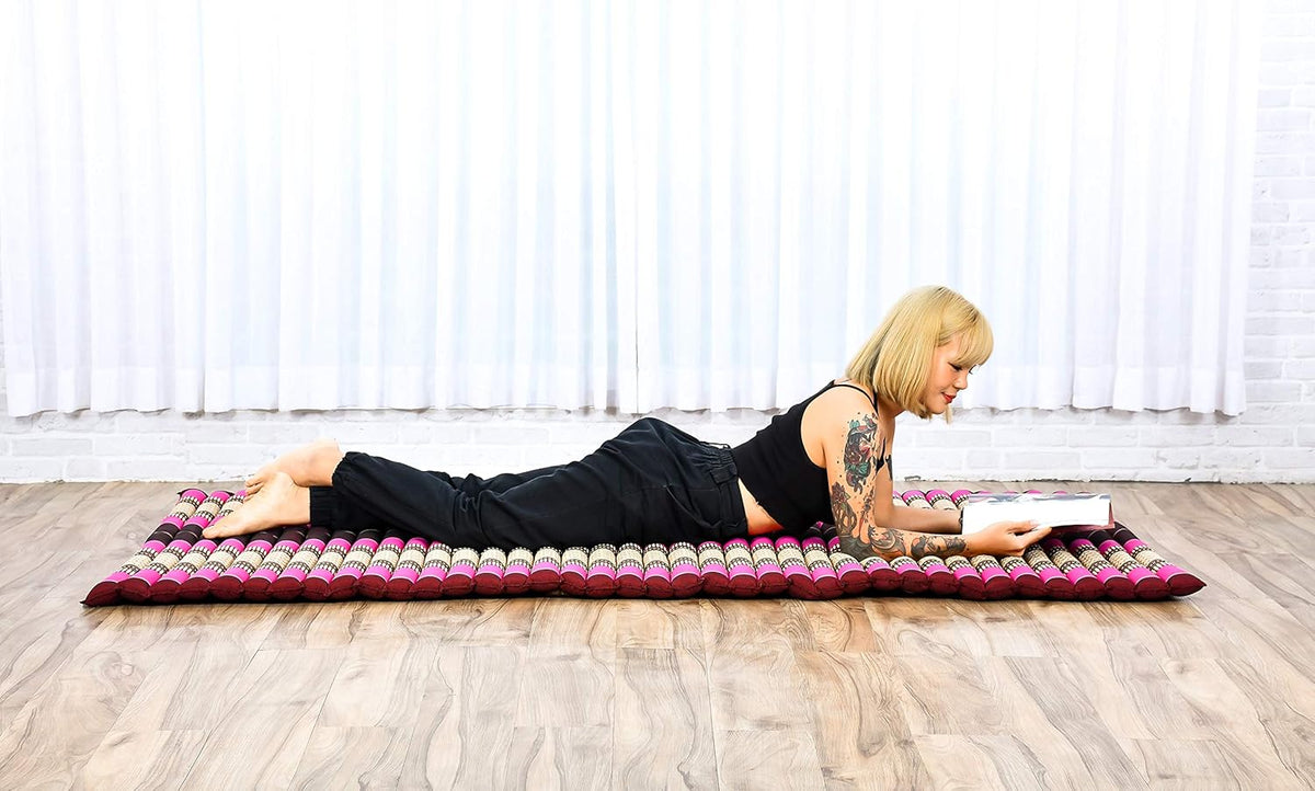 Leewadee - Kapok Roll Mat – Handcrafted Folding Sleep & Relaxation Mattress from Thailand, Ideal as Guest Bed, Camping Mat, Yoga Mat or Traditional Futon, 75 x 39 inches, Auburn Pink