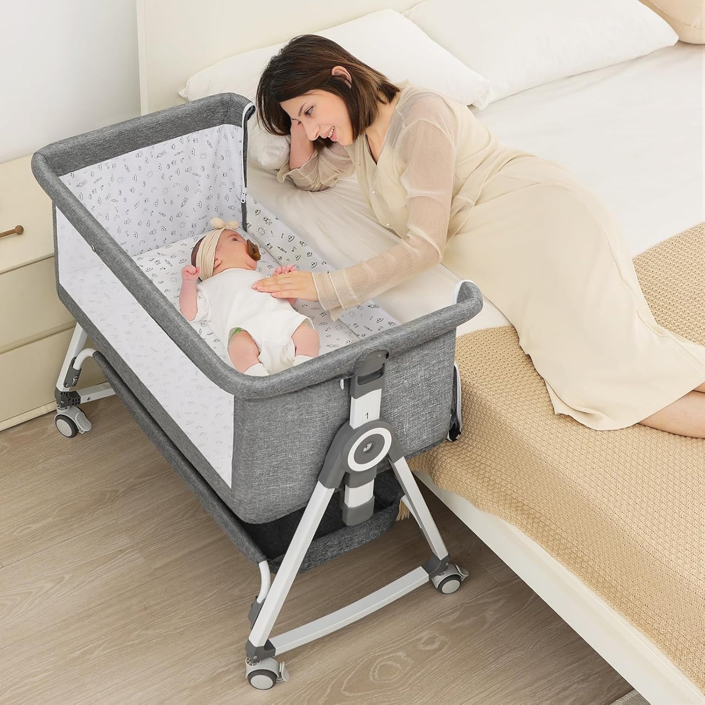 Baby Bassinet, Bedside Bassinet for Baby, 4 in 1 Bassinet Bedside Sleeper with Locked Wheels, Mosquito Net, Adjustable Easy Folding Portable Crib for Infant Newborn, Grey