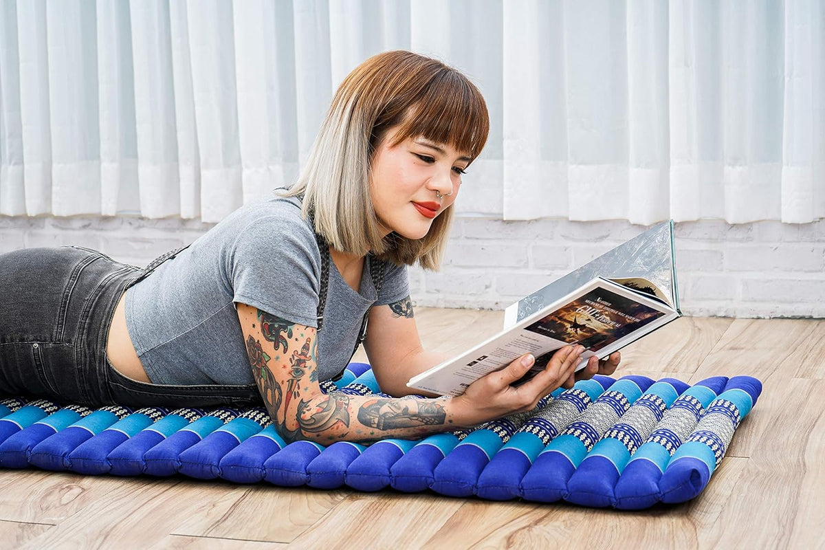Leewadee - Foldable Floor Mattress - Japanese Roll Up Futon -Trifold Tatami Mat- Guest Floor Bed - Camping Mattress - Thai Massage Mat, Kapok Filled, 75 x 20 inches, Blue