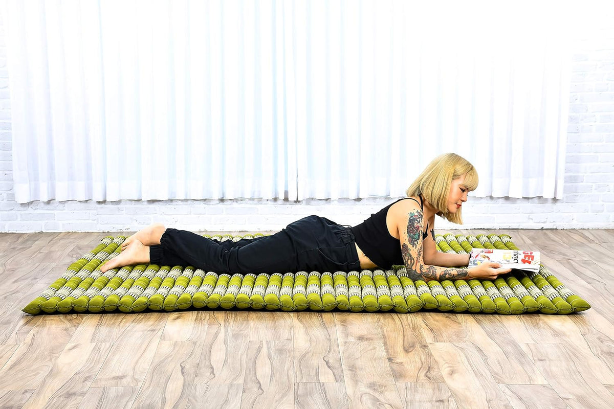 Leewadee - Foldable Floor Mattress - Japanese Roll Up Futon -Trifold Tatami Mat- Guest Floor Bed - Camping Mattress - Thai Massage Mat, Kapok Filled, 75 x 57 inches, Green