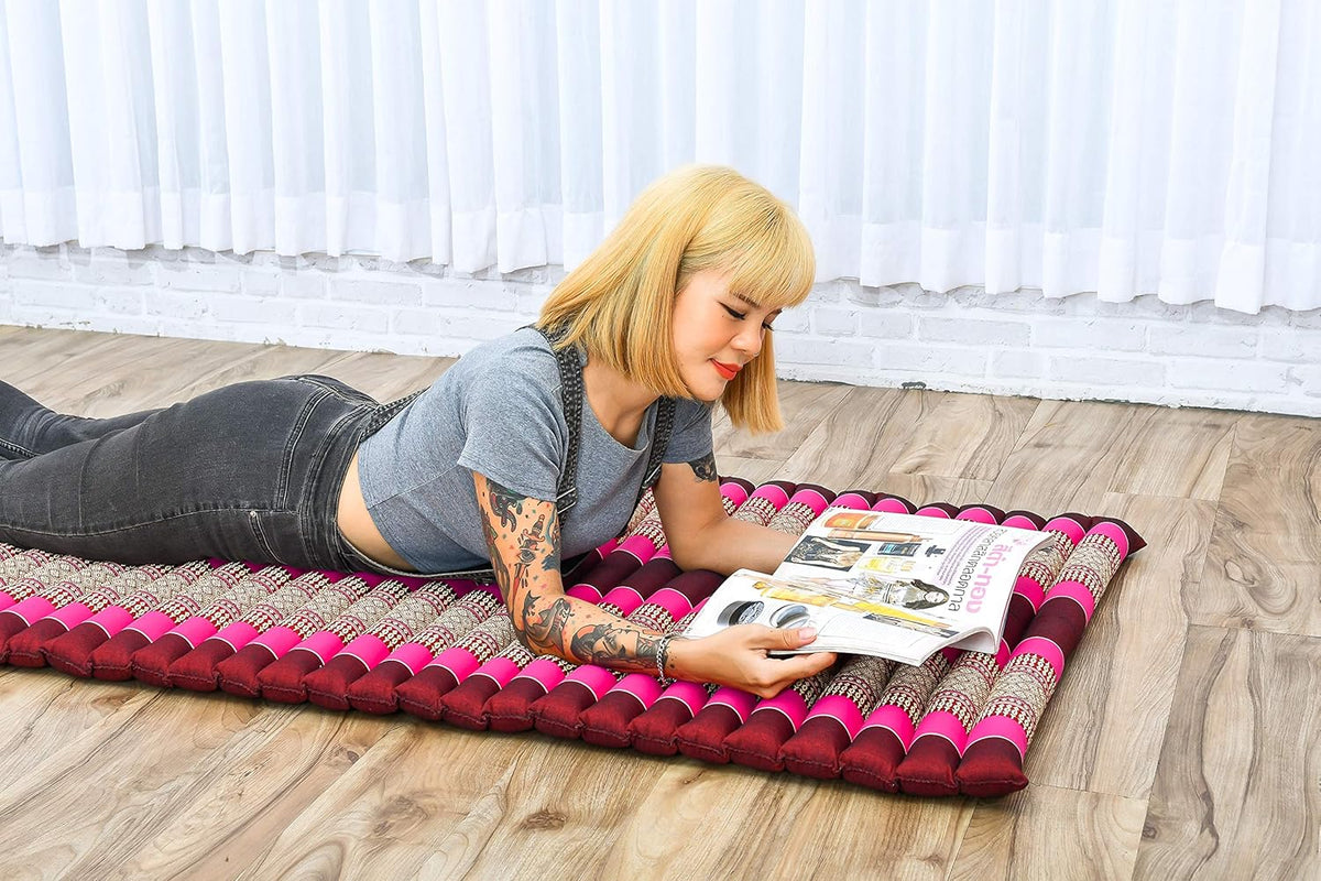 Leewadee - Foldable Floor Mattress - Japanese Roll Up Futon -Trifold Tatami Mat- Guest Floor Bed - Camping Mattress - Thai Massage Mat, Kapok Filled, 75 x 28 inches, Auburn Pink