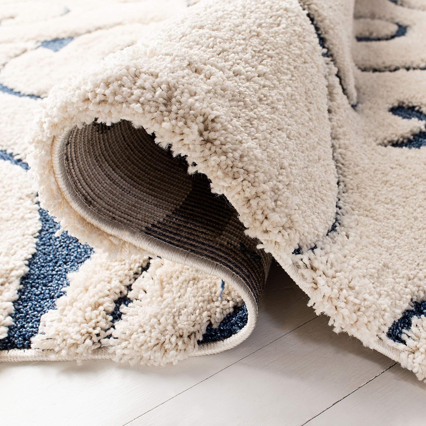 SAFAVIEH Florida Shag Collection Runner Rug - 2'3" x 7', Cream & Blue, Scroll Design, Non-Shedding & Easy Care, 1.2-inch Thick Ideal for High Traffic Areas in Living Room, Bedroom (SG455-1165)