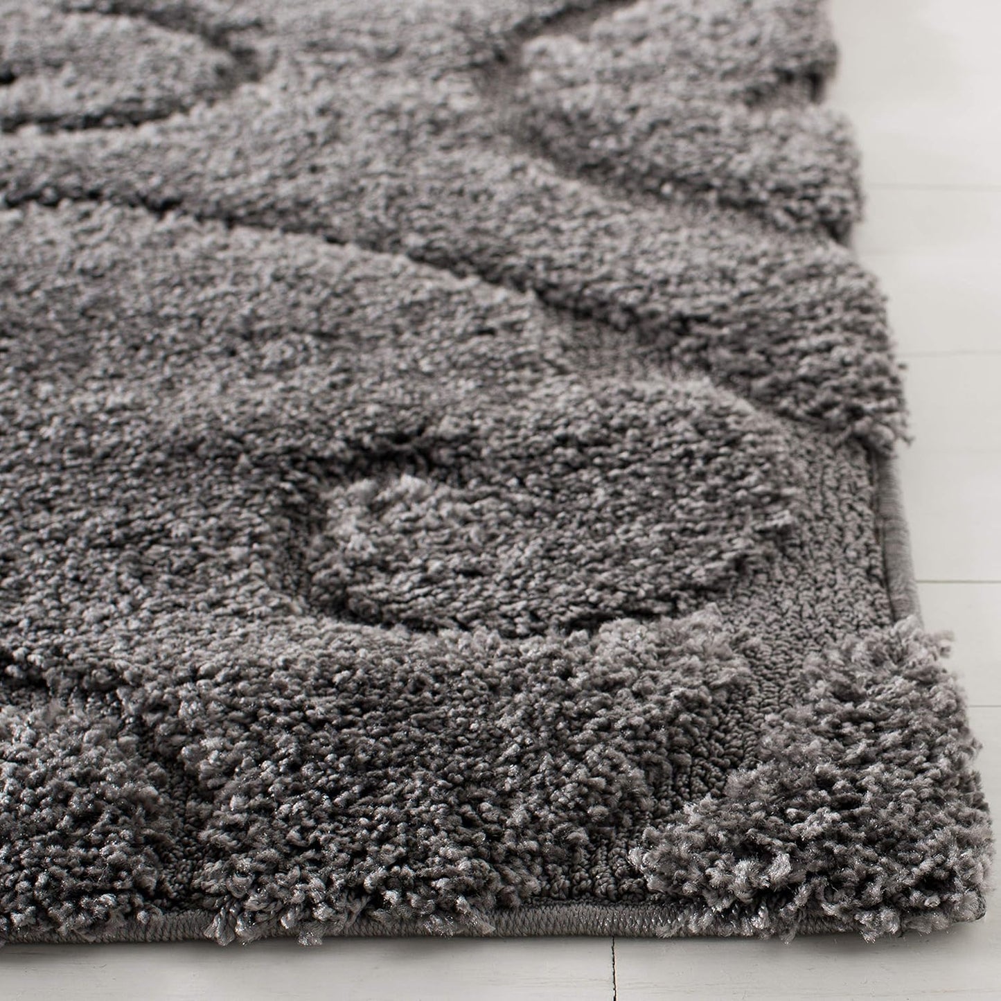 SAFAVIEH Florida Shag Collection Runner Rug - 2'3" x 17', Grey, Scroll Design, Non-Shedding & Easy Care, 1.2-inch Thick Ideal for High Traffic Areas in Living Room, Bedroom (SG455-8013)