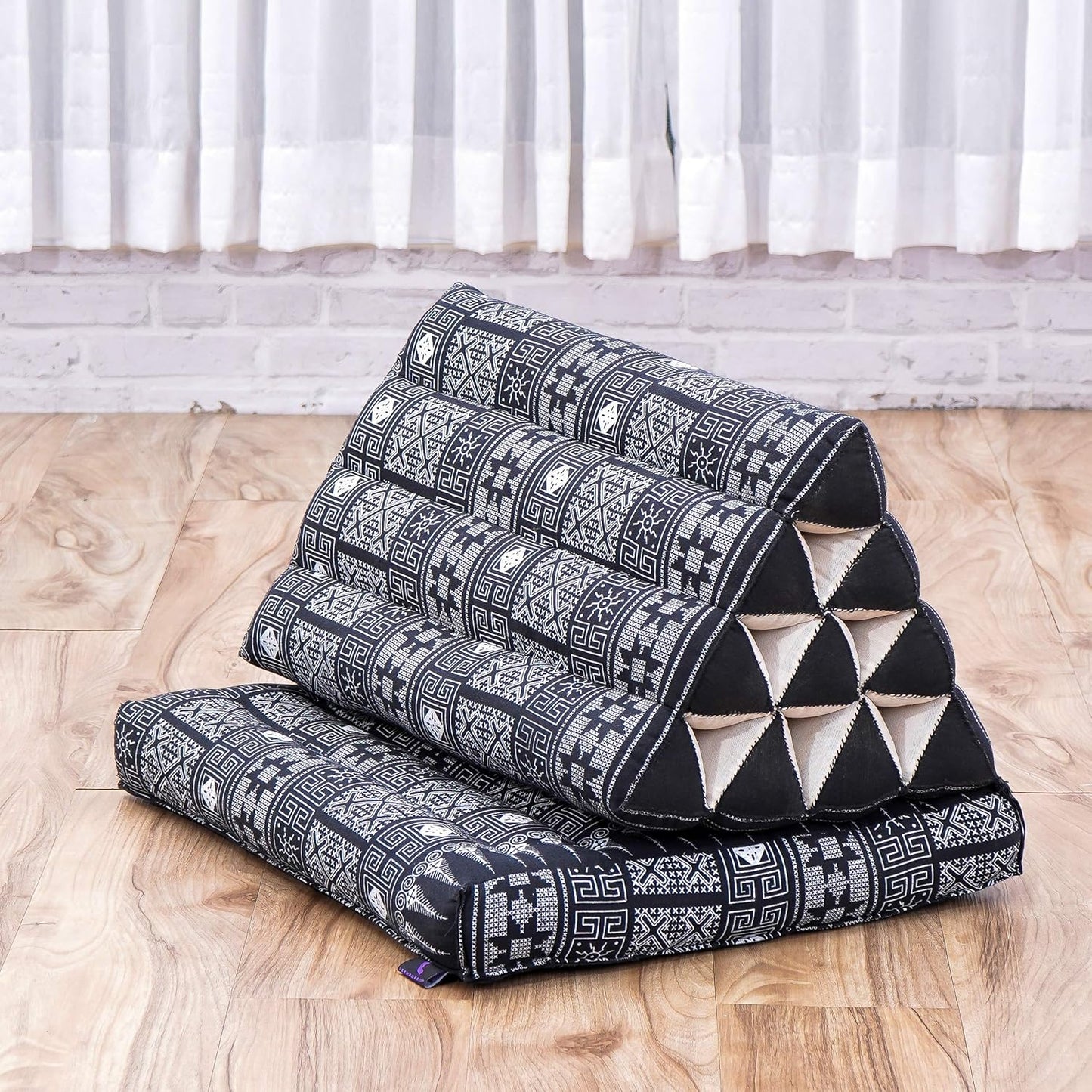 Leewadee 1-Fold Mat with Triangle Cushion – Comfortable TV Pillow, Foldable Mattress with Cushion Made of Kapok, 30 x 20 inches, Black