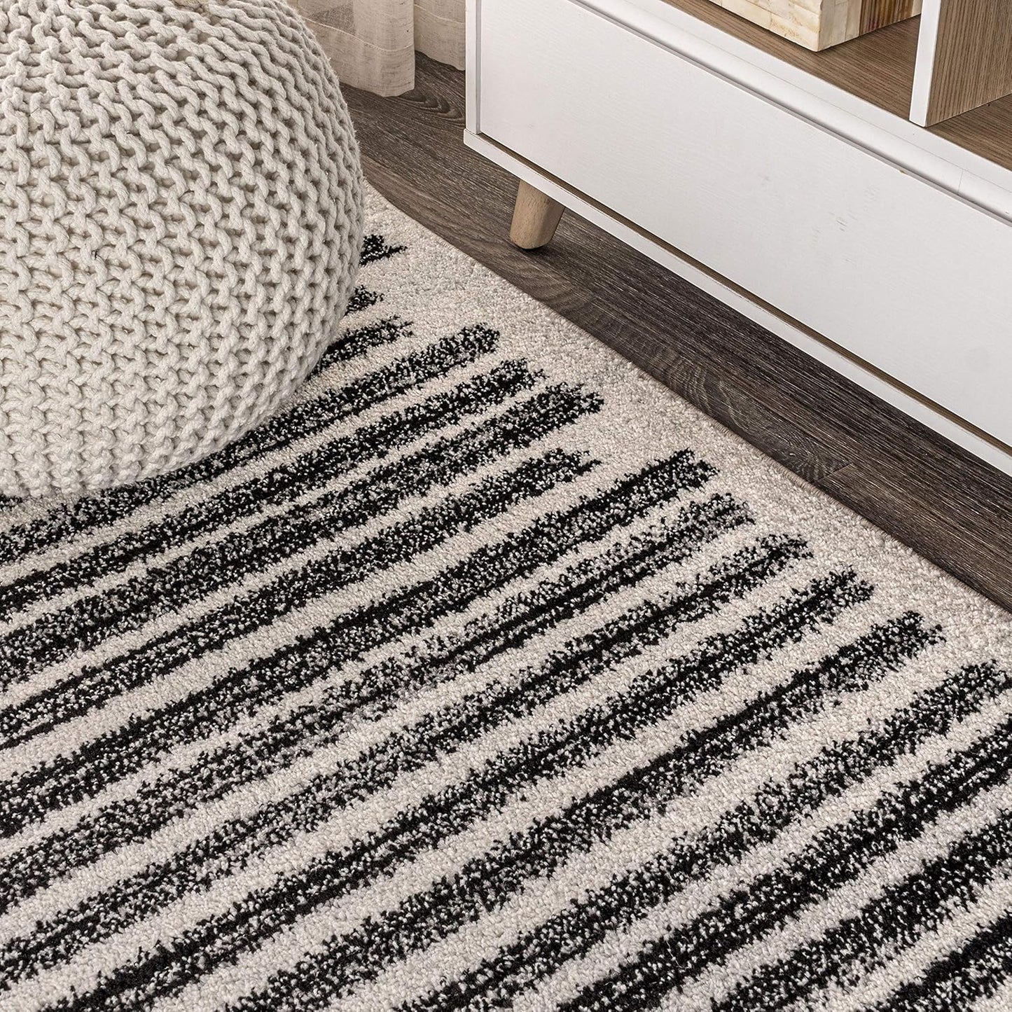 JONATHAN Y Khalil Modern Berber Stripe Cream/Black 8' Round Indoor Area Rug, Contemporary, Bohemian, Easy-Cleaning for Living Room, Bedroom, Kitchen, Pet Friendly, Non-Shedding (MOH207A-8R)