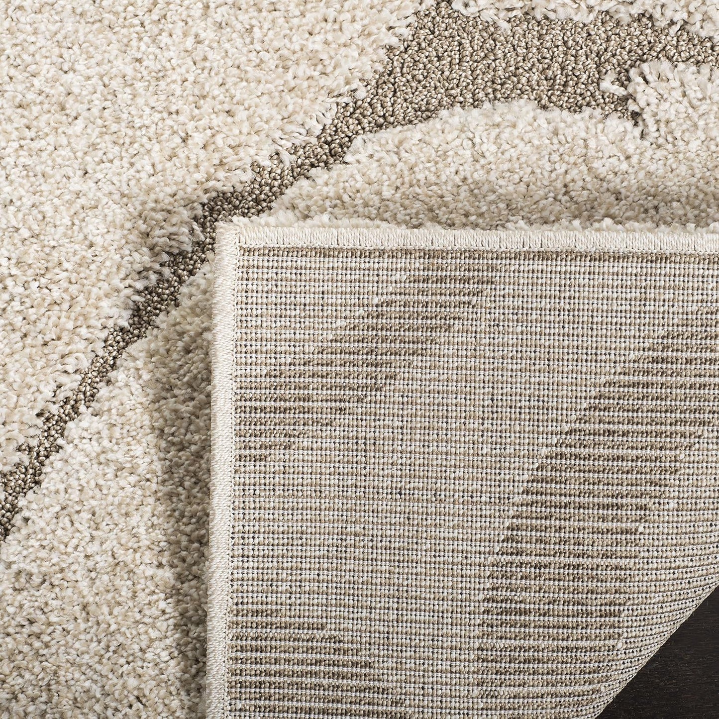SAFAVIEH Florida Shag Collection Accent Rug - 3'3" x 5'3", Cream & Beige, Scroll, Non-Shedding & Easy Care, 1.2-inch Thick Ideal for High Traffic Areas in Entryway, Living Room, Bedroom (SG455-1113)